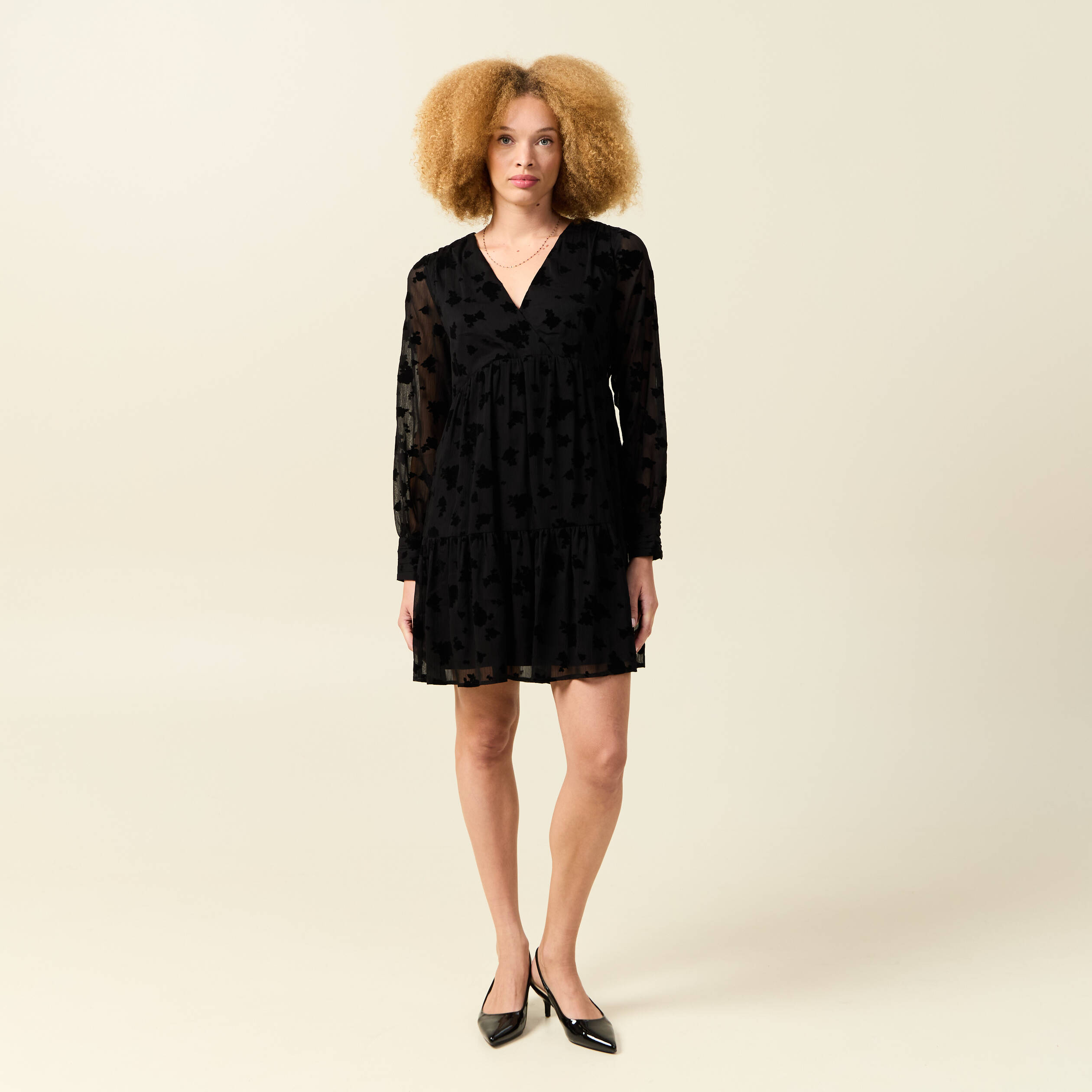 Robe manches longues en voile doubl&eacute;e noir femme
