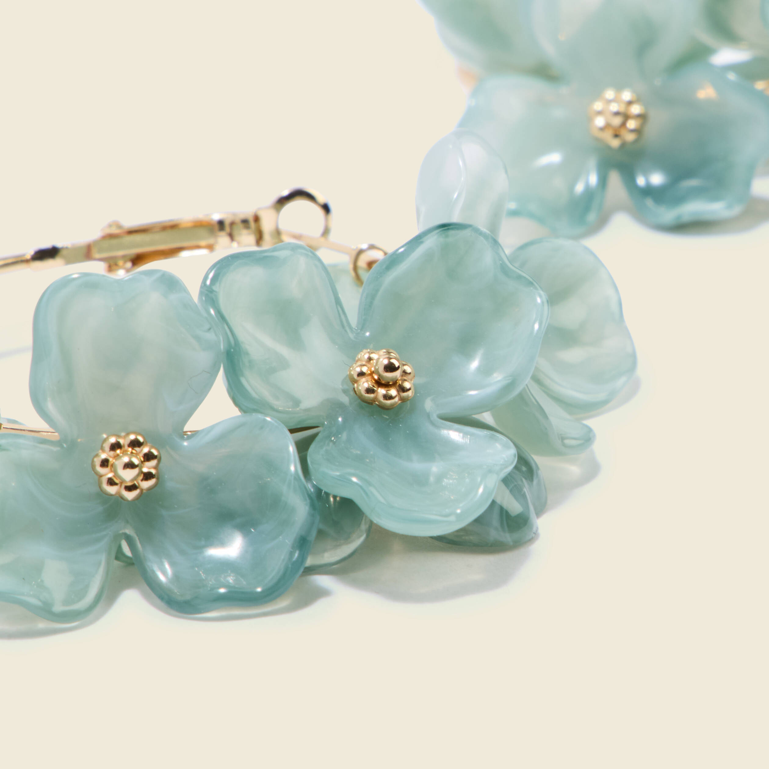 Boucles d'oreilles cr&eacute;oles gris femme