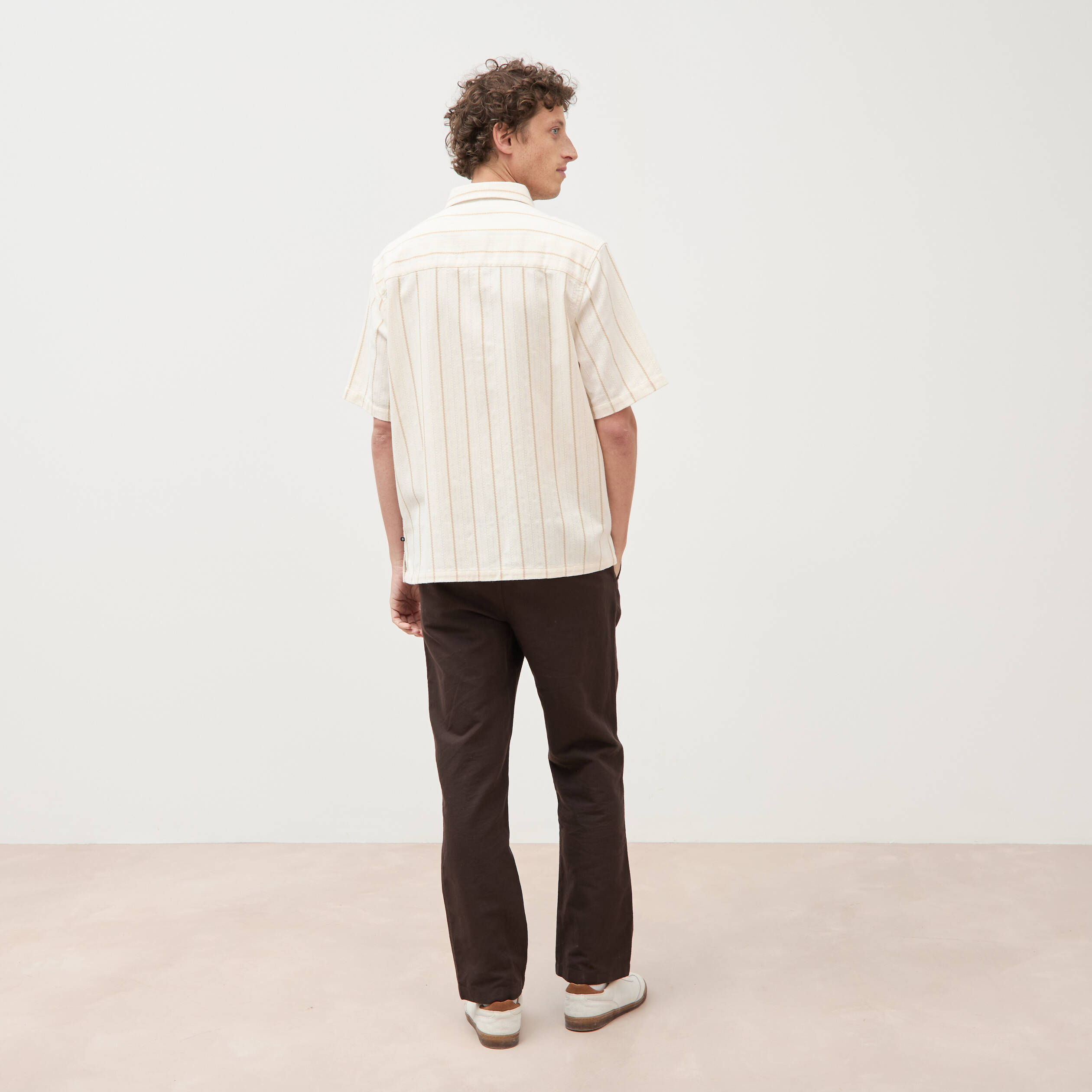 Chemise ray&eacute;e manches courtes ecru homme