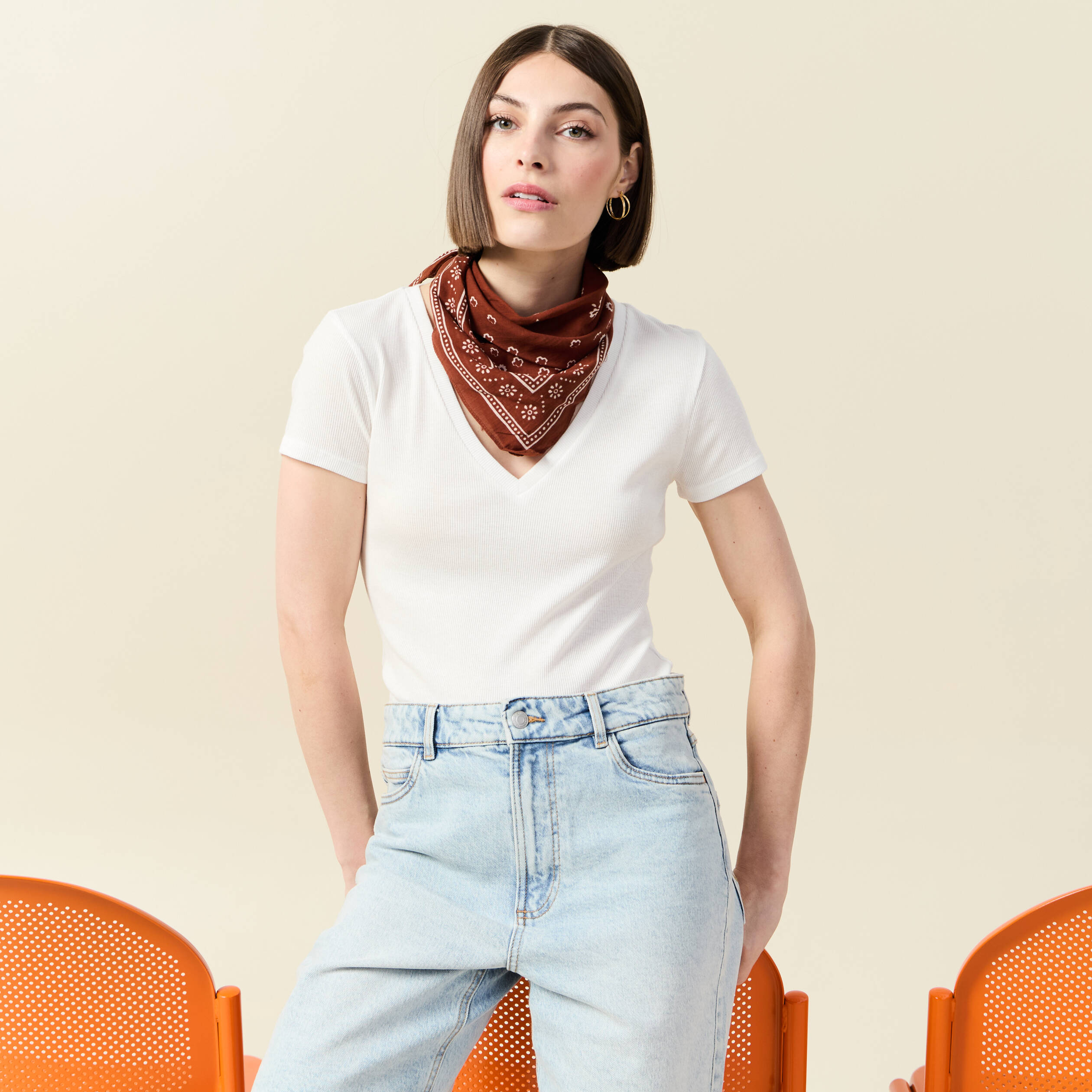 short ajuste col v manches courtes ecru femme Short ajusté col V manches courtes ecru femme