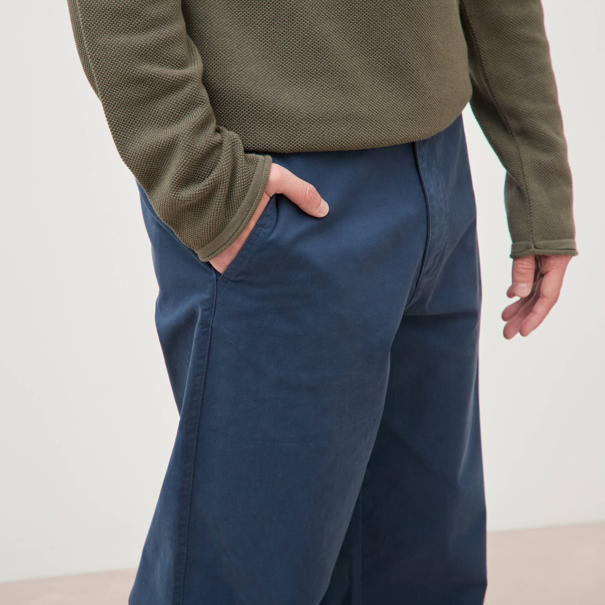 Pantalon bleu fonc&eacute; homme