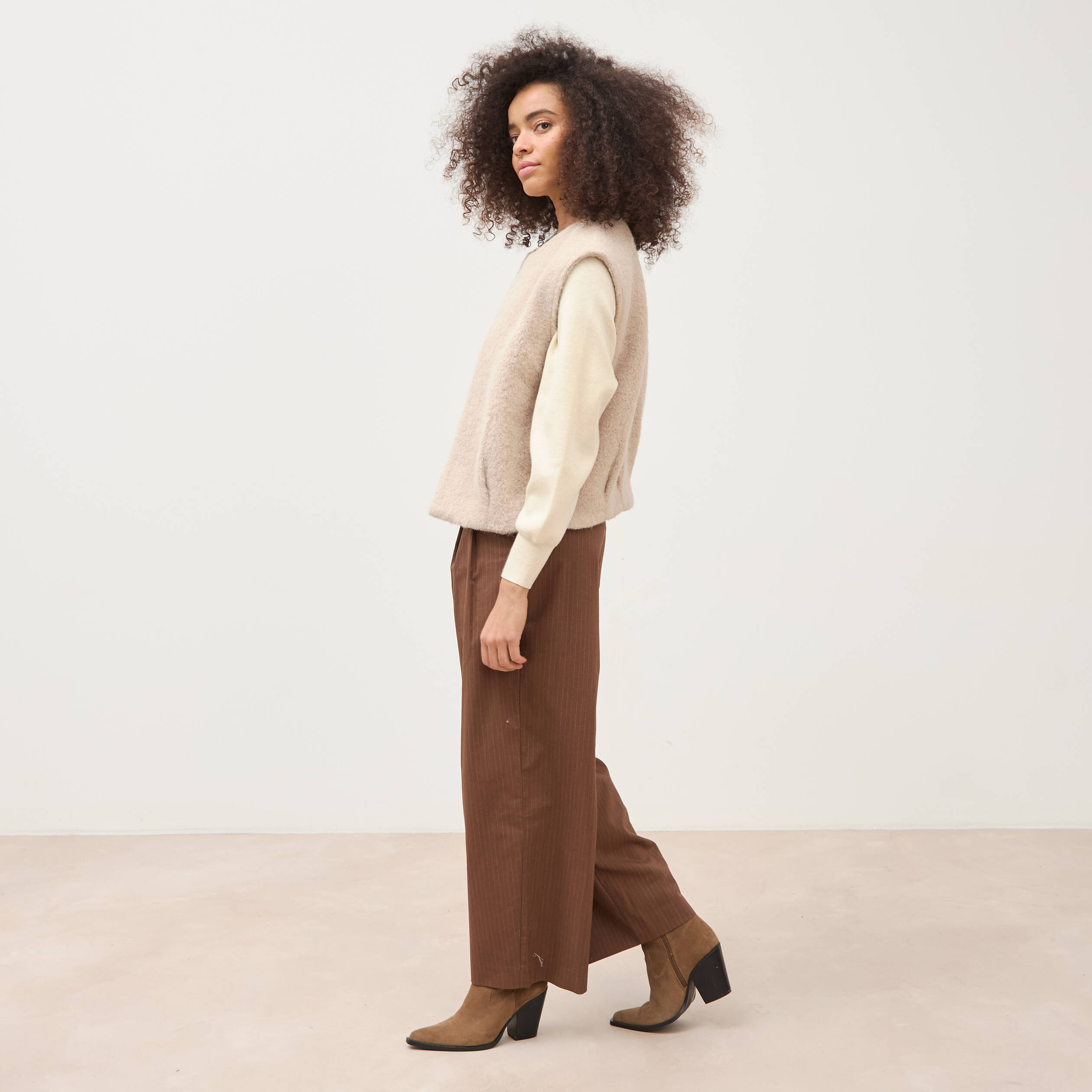 Gilet droit sans manches col rond ivoire femme