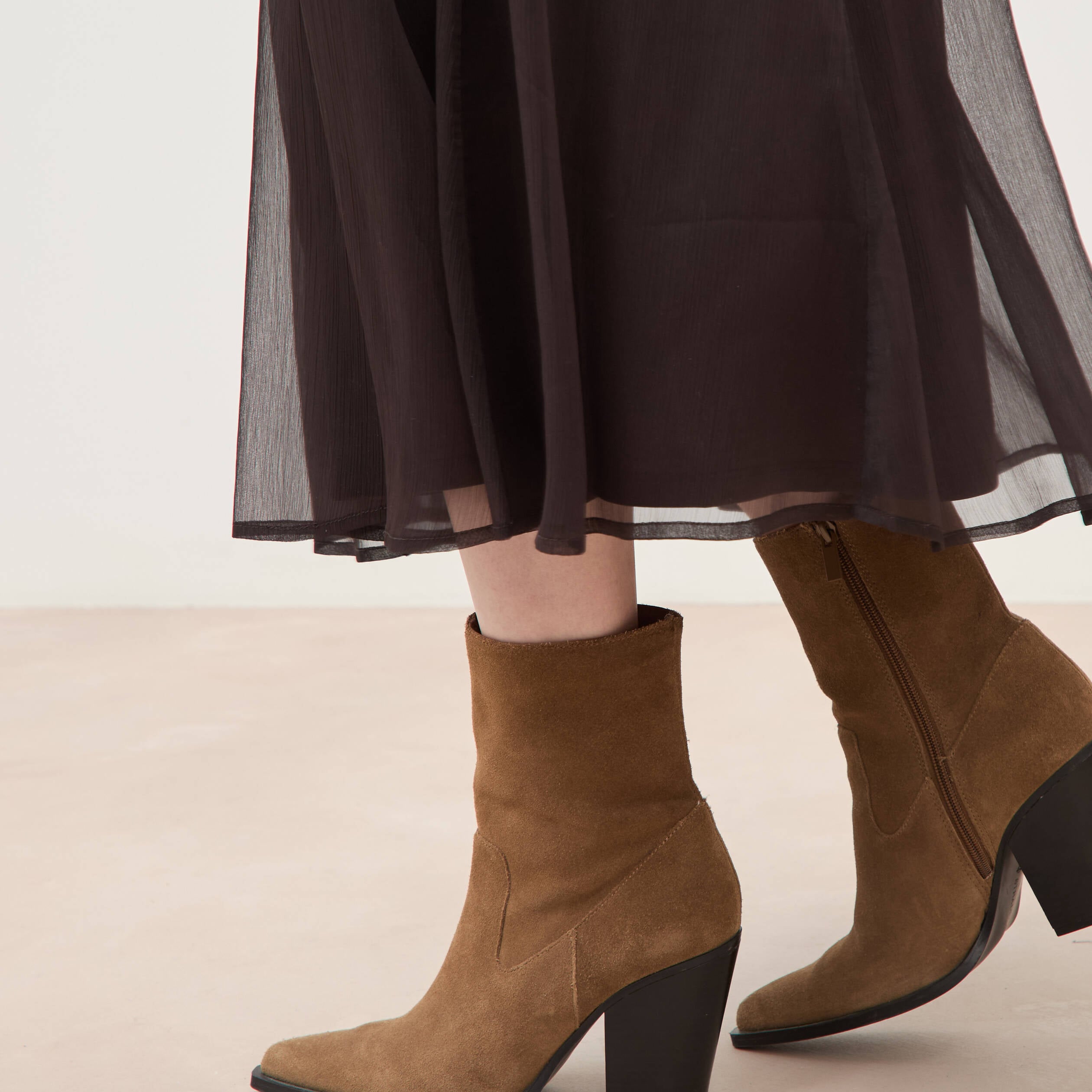 Jupe en voile doubl&eacute;e marron fonc&eacute; femme