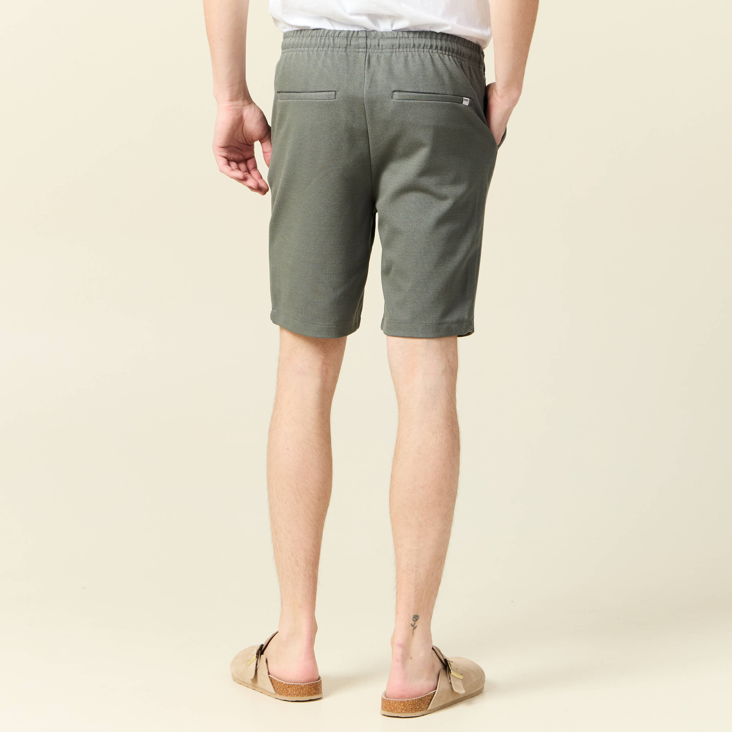 short droit avec cordon vert kaki homme Short droit avec cordon vert kaki homme