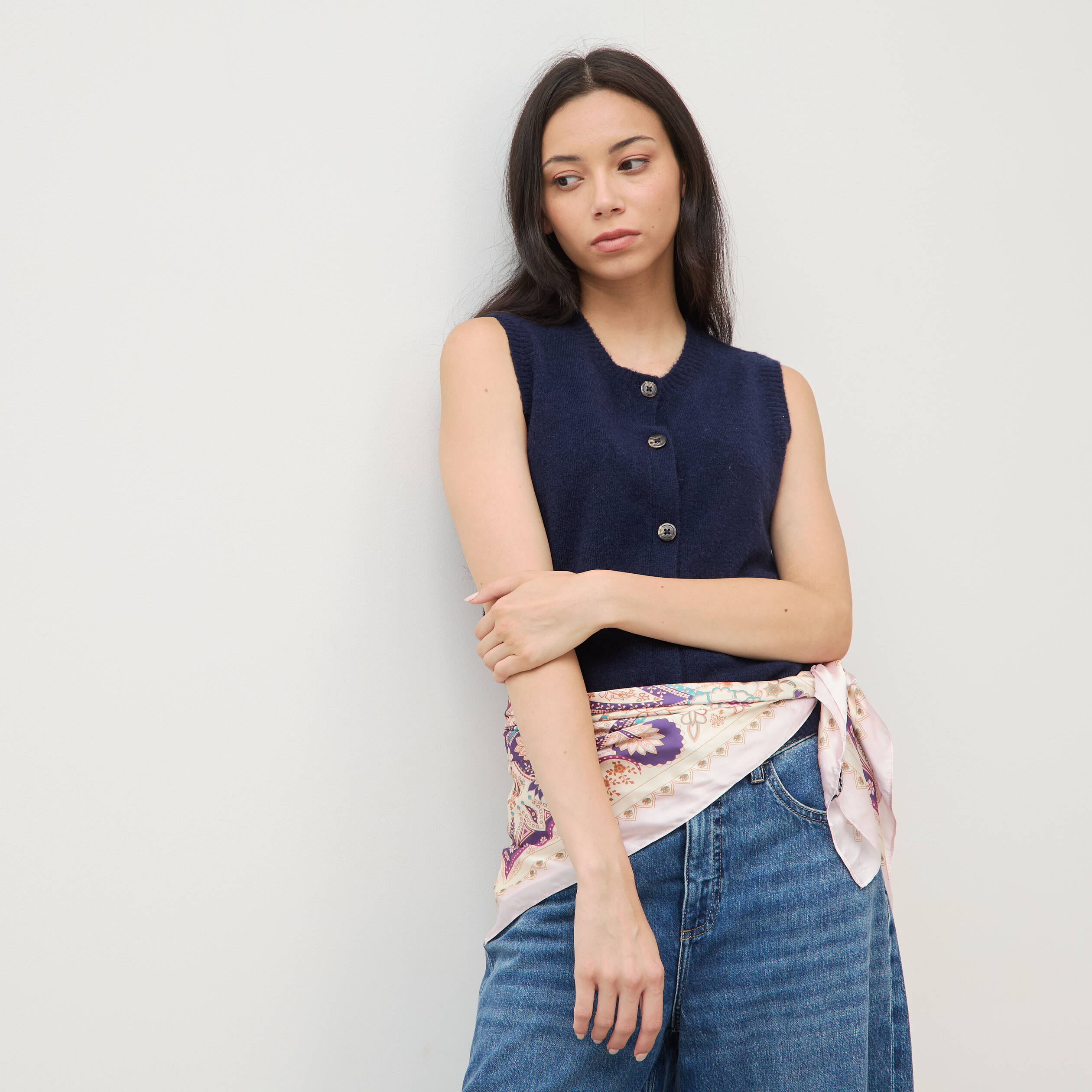 Pull droit court sans manches col rond bleu marine femme