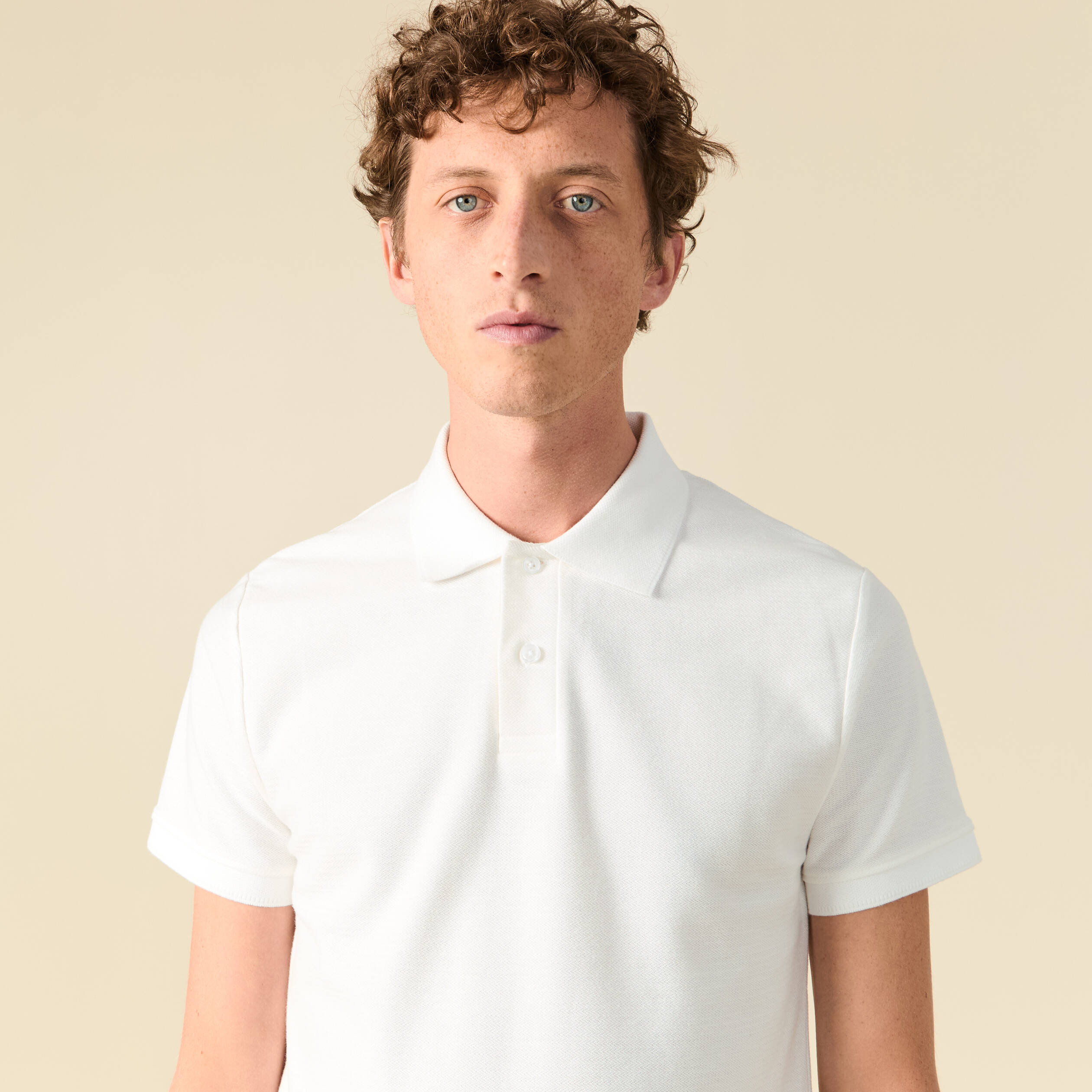 Polo cintr&eacute; manches courtes blanc homme