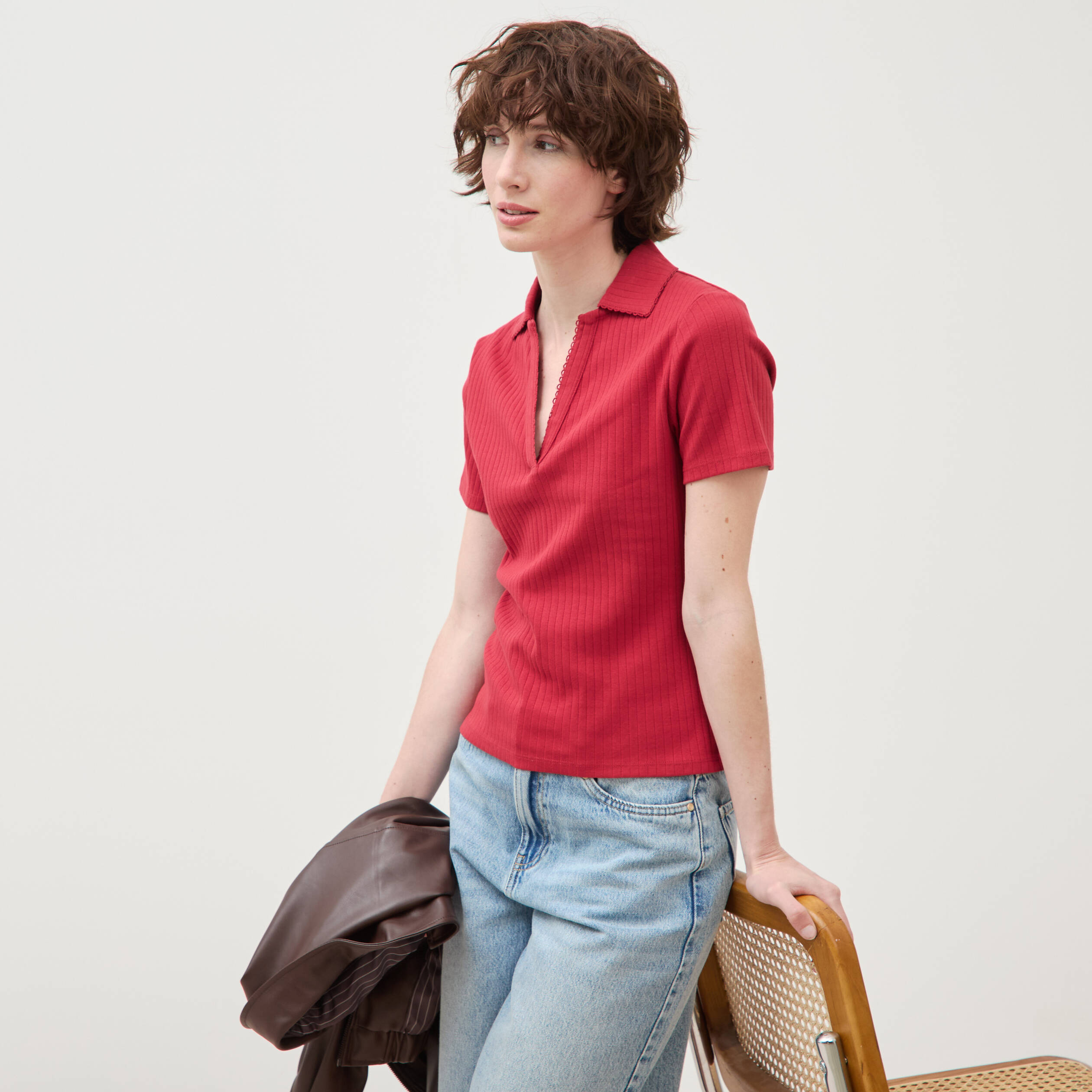T-shirt polo ajust&eacute; c&ocirc;tel&eacute; en coton bordeaux femme