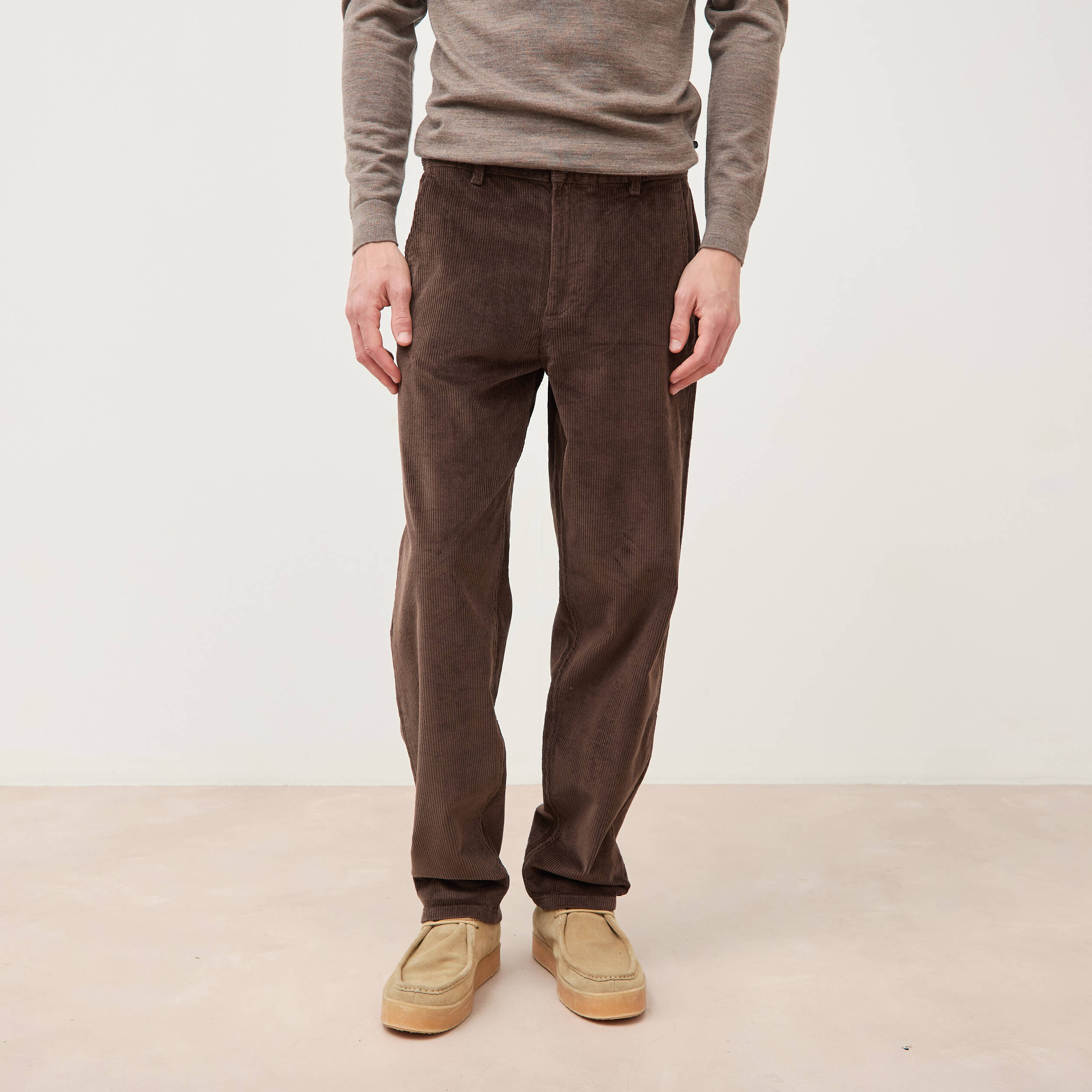 Pantalon droit en velours longueur 32 marron fonc&eacute; homme