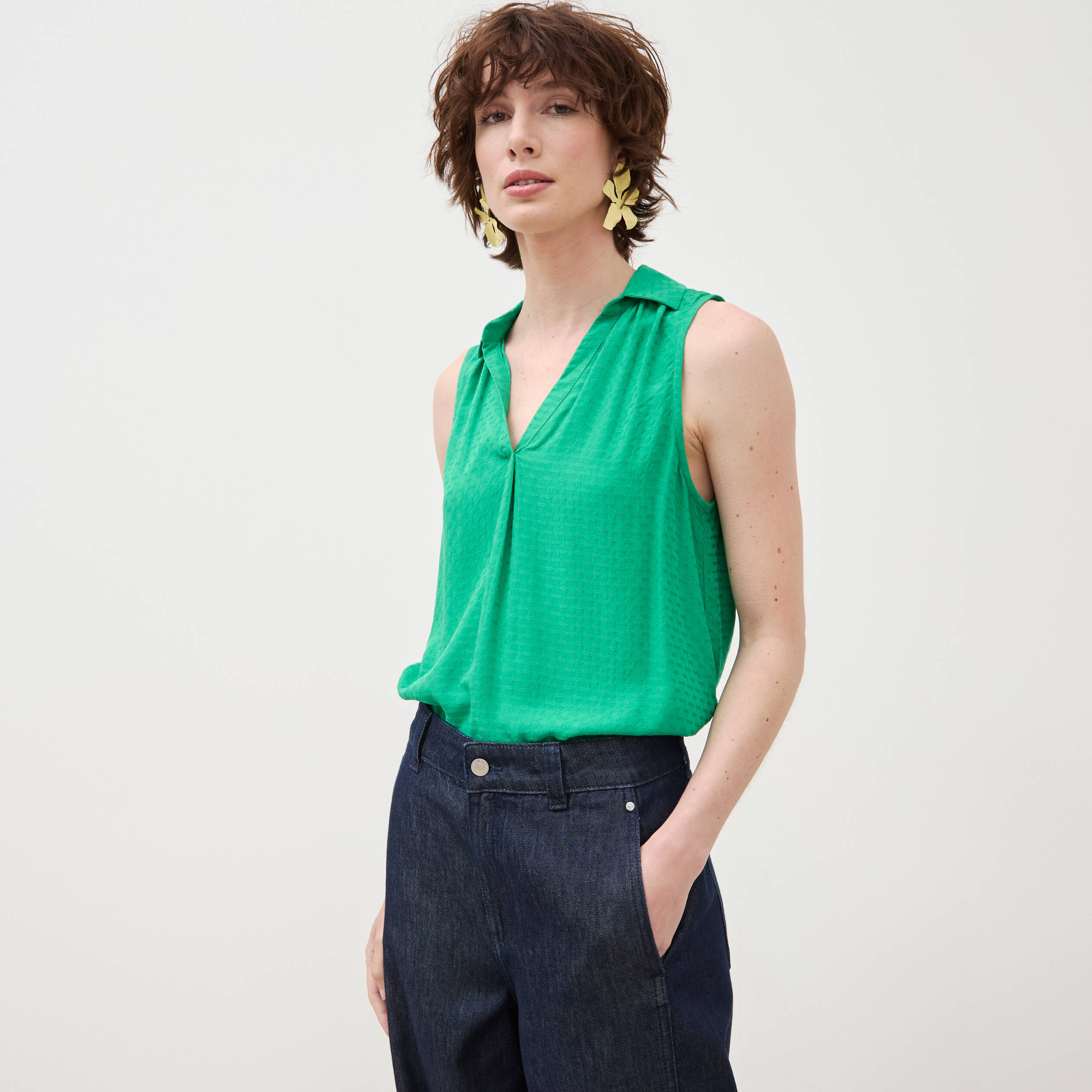 Top sans manches col tailleur vert femme