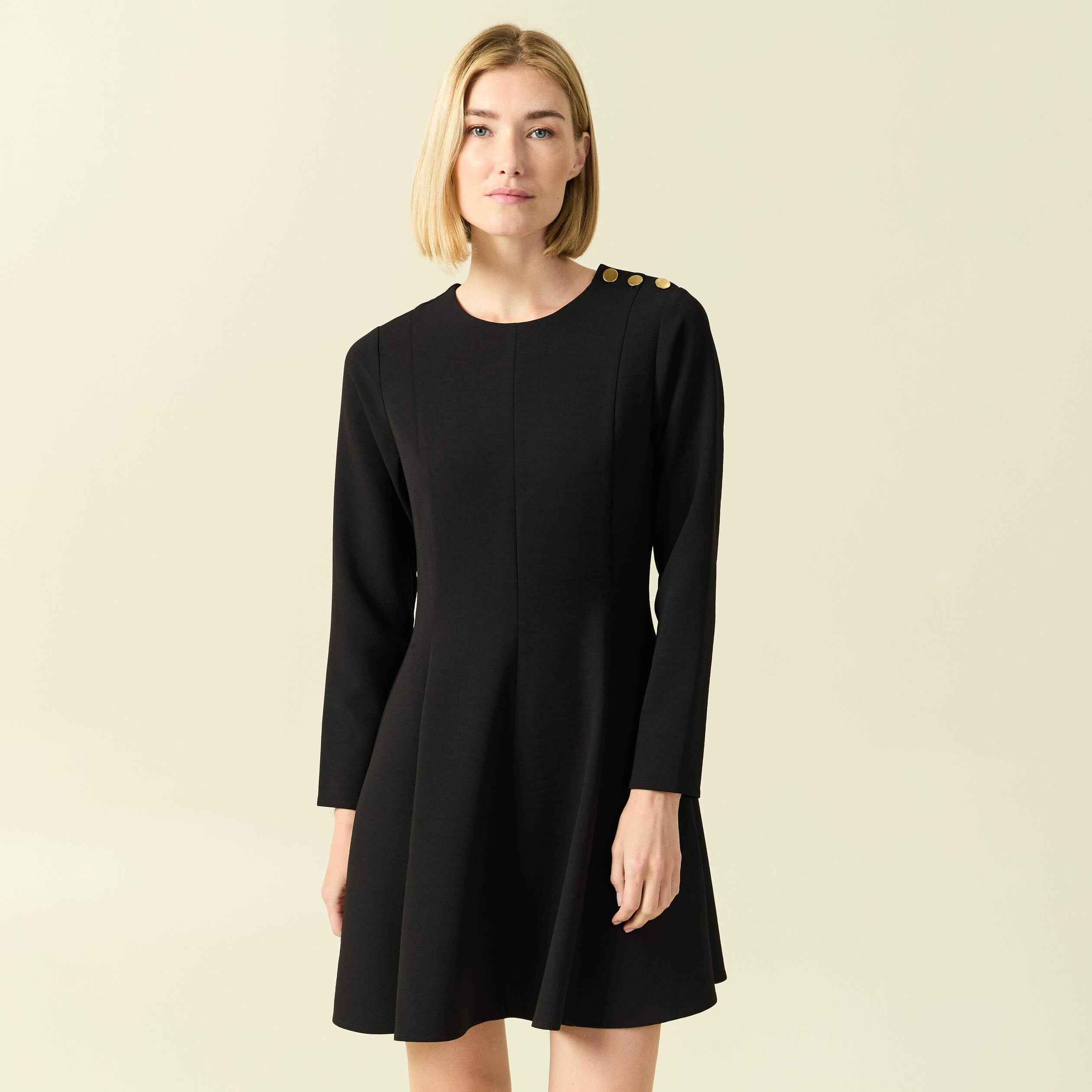 Robe fluide manches longues col rond noir femme