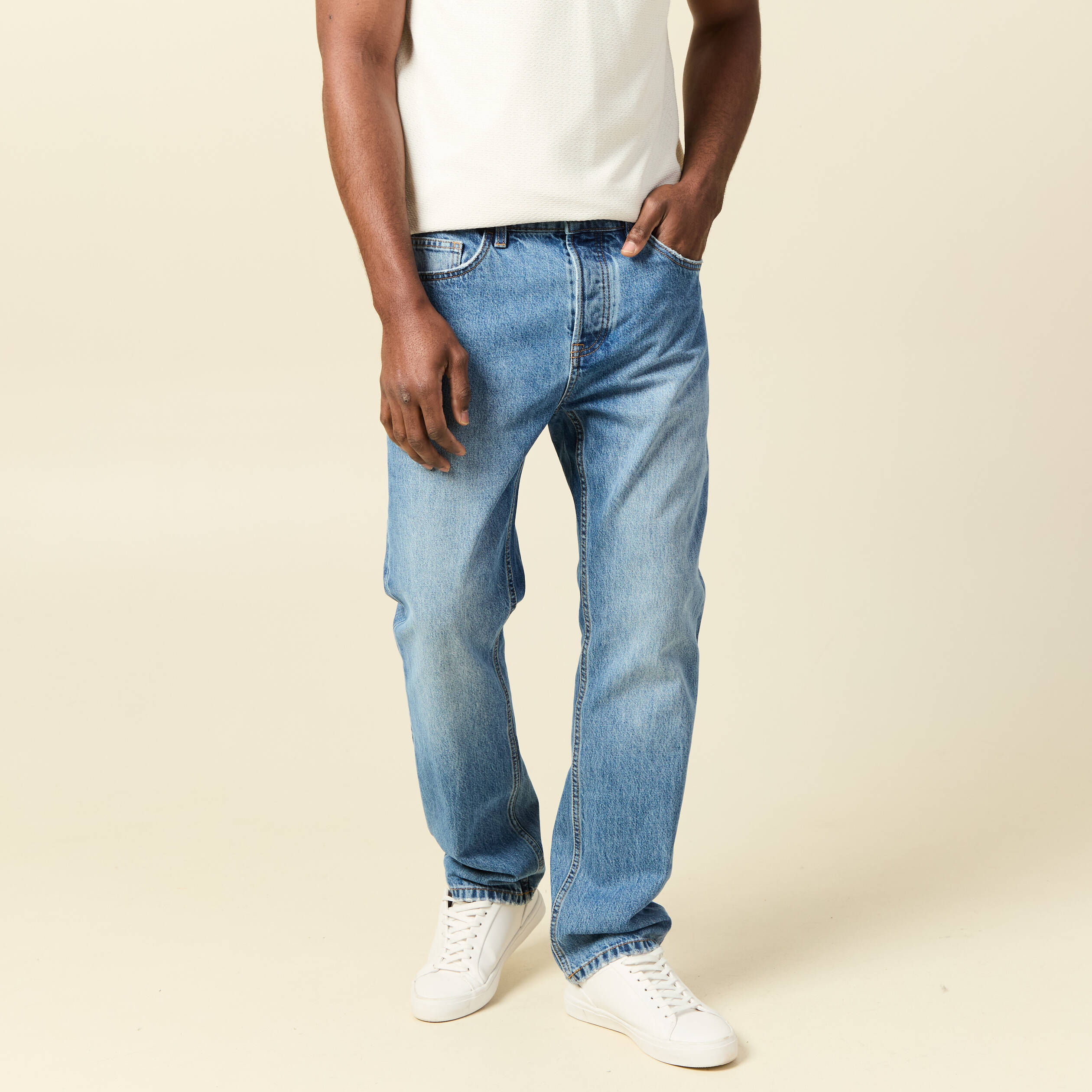 Jeans straight longueur 32 en coton denim stone homme