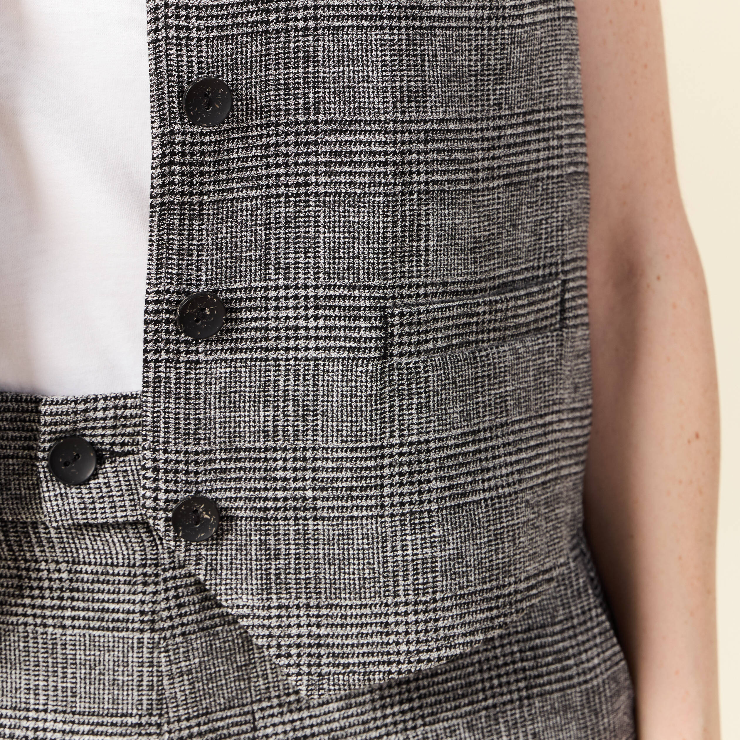 Gilet ajust&eacute; sans manches doubl&eacute; noir femme