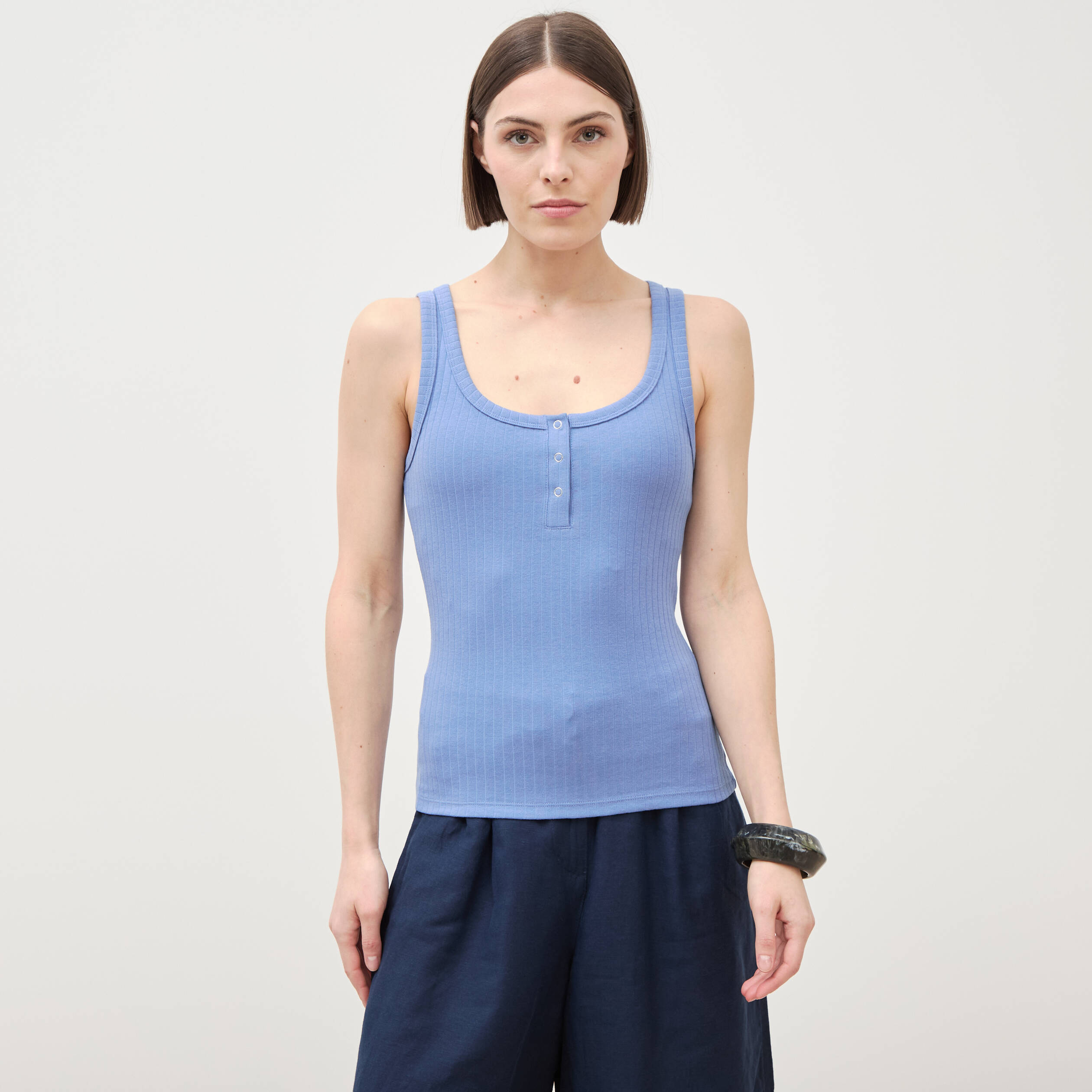 D&eacute;bardeur sans manches bleu lavande femme