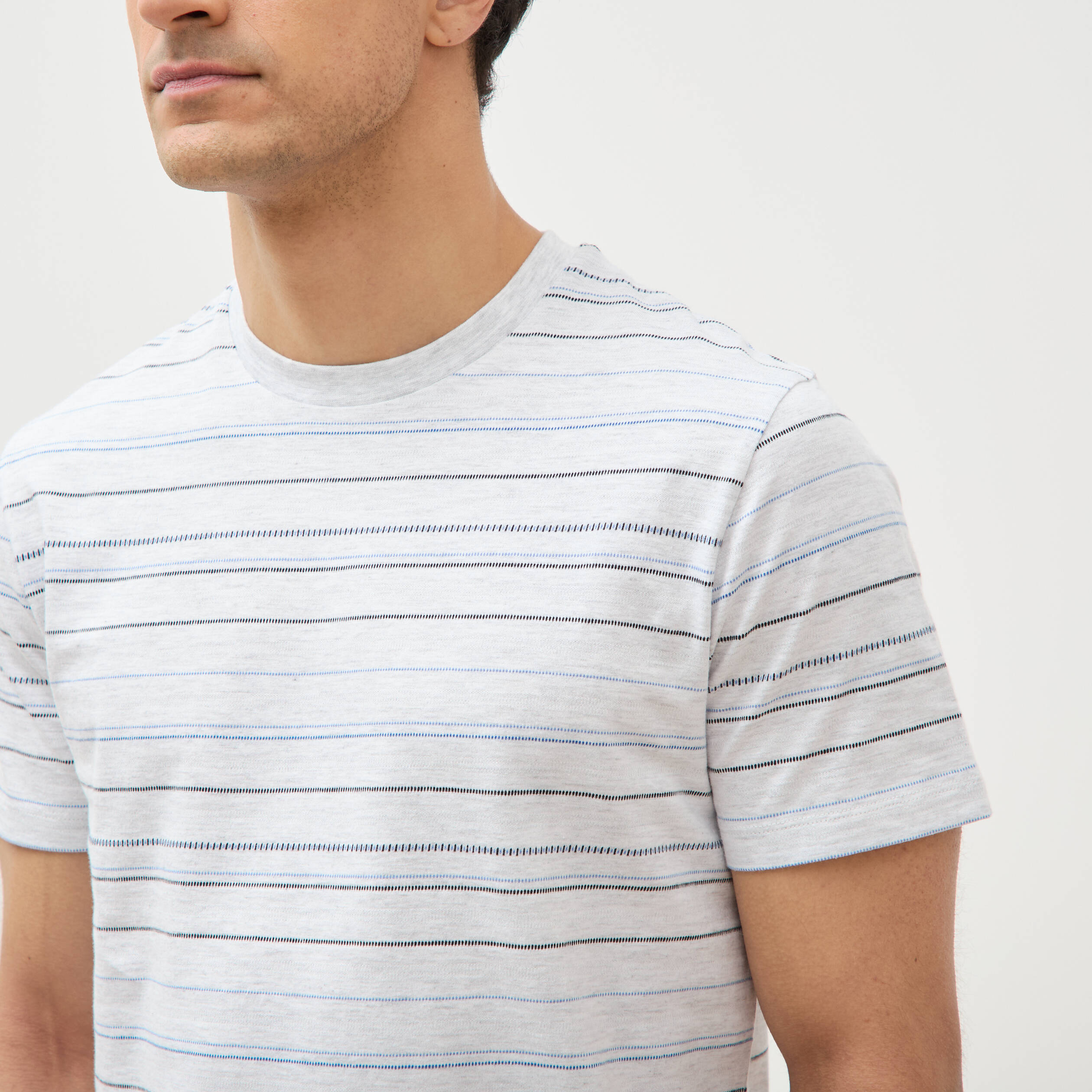 T-shirt cintr&eacute; col rond manches courtes ecru homme