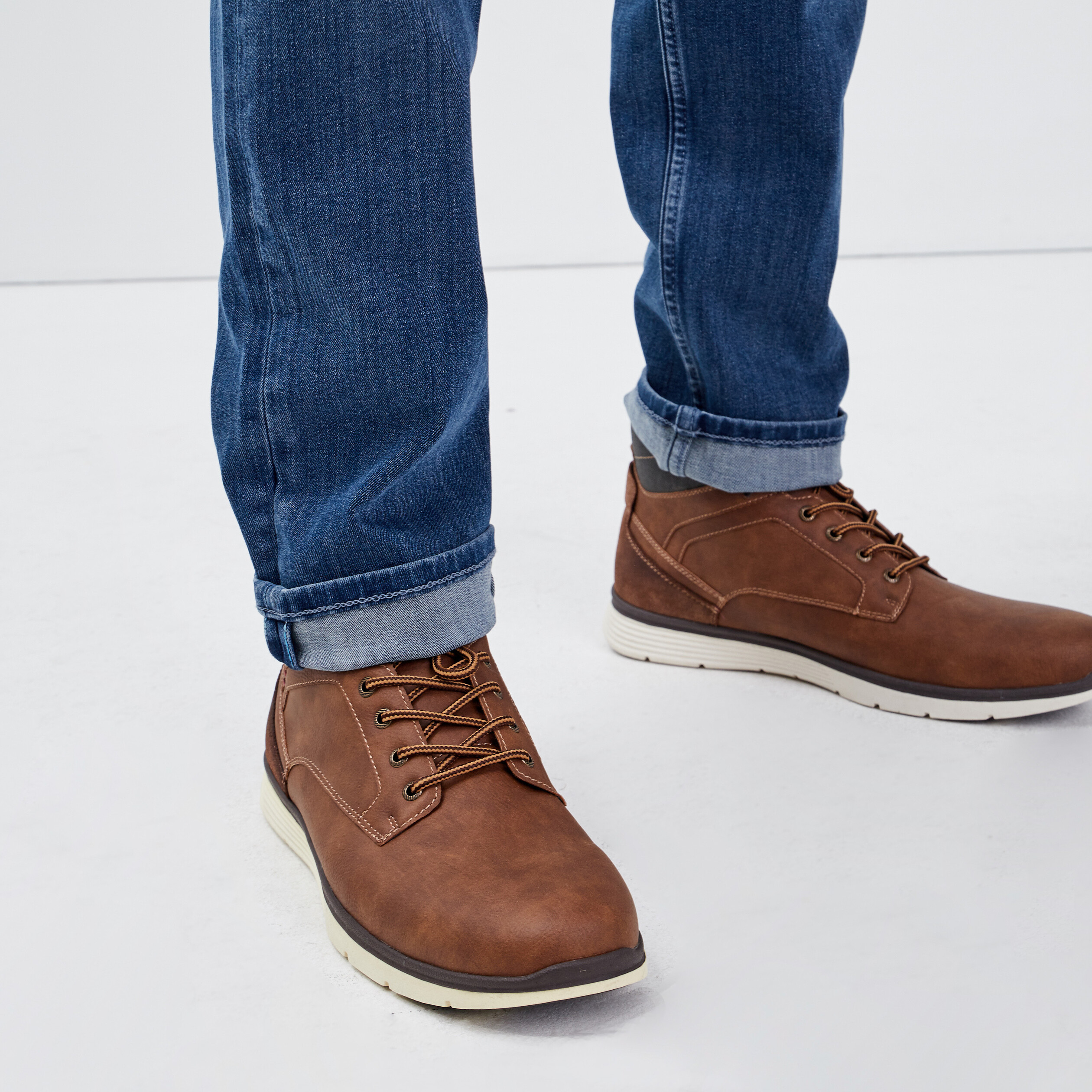 Bottines plates marron homme