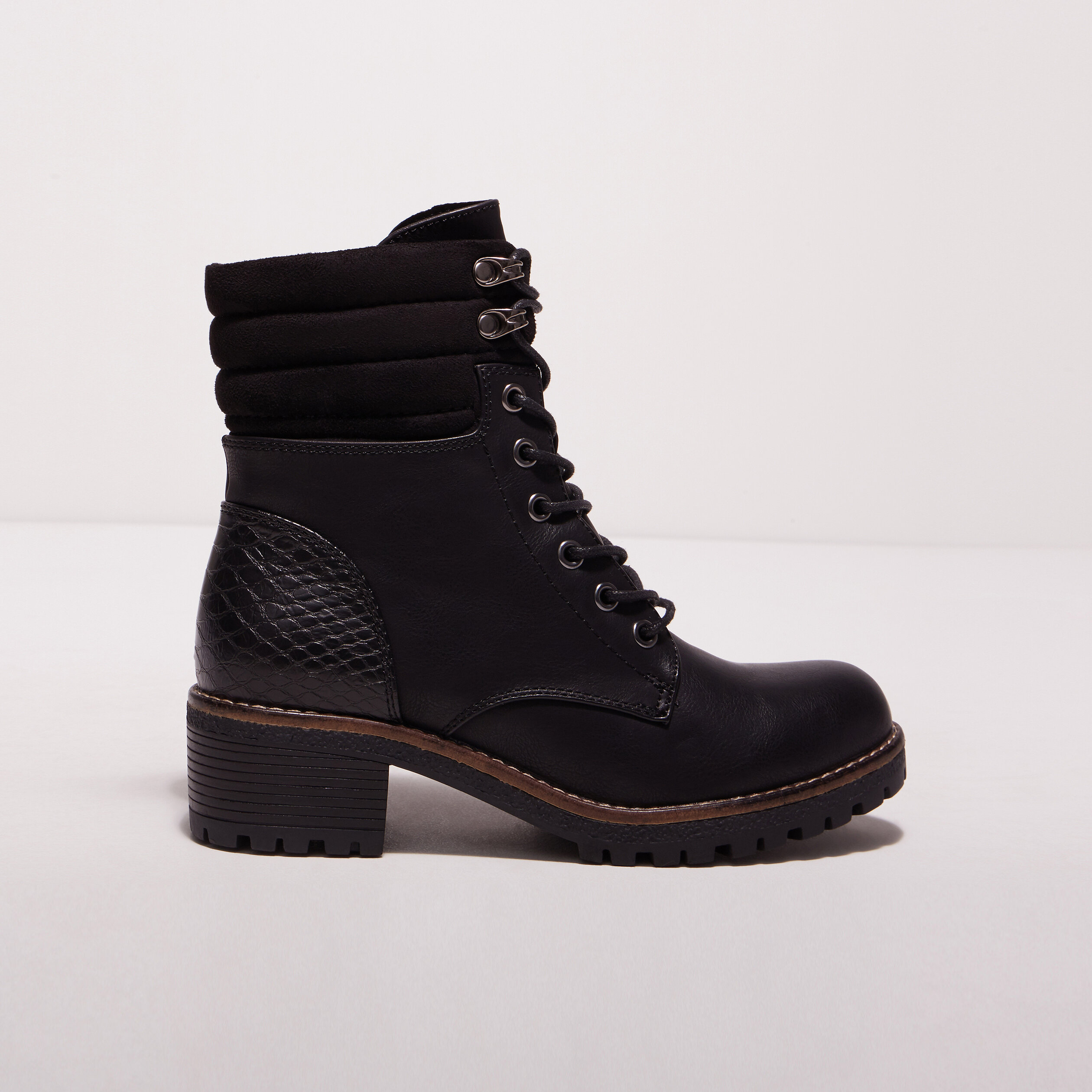 Bottines crantées noir femme