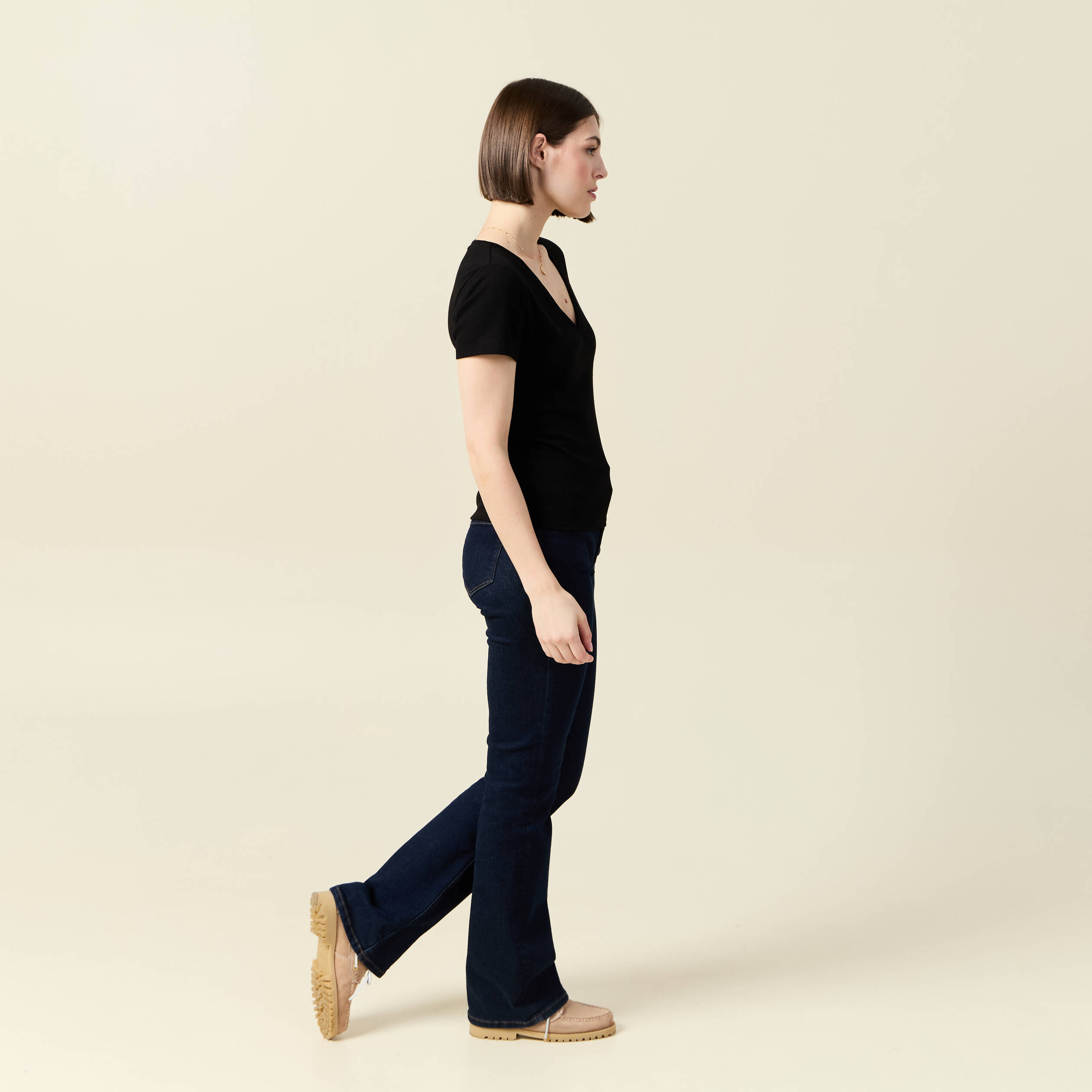 t shirt ajuste col v manches courtes noir femme T-shirt ajusté col V manches courtes noir femme