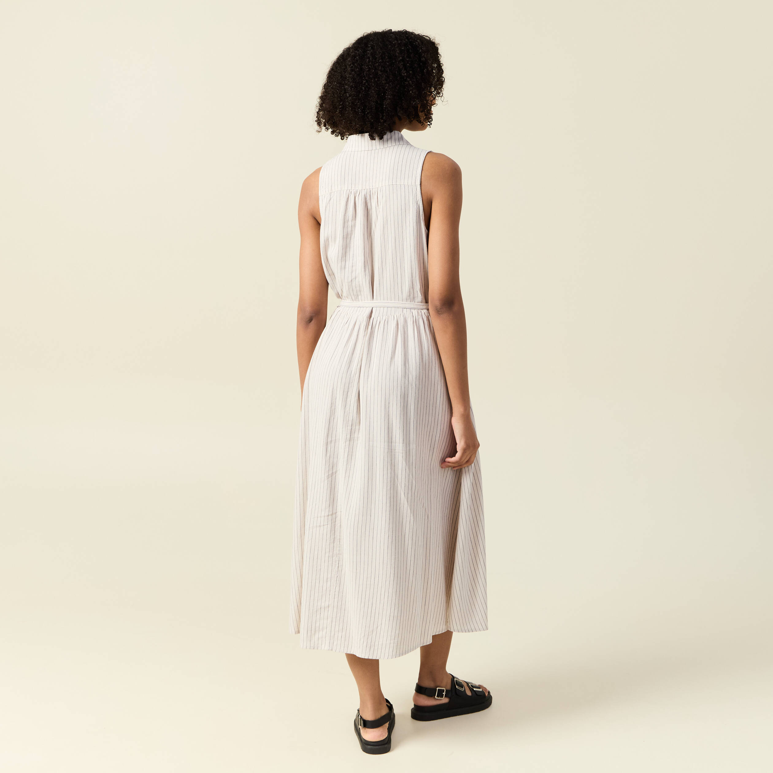 robe longue evasee ceinturee blanc femme Robe longue évasée ceinturée blanc femme