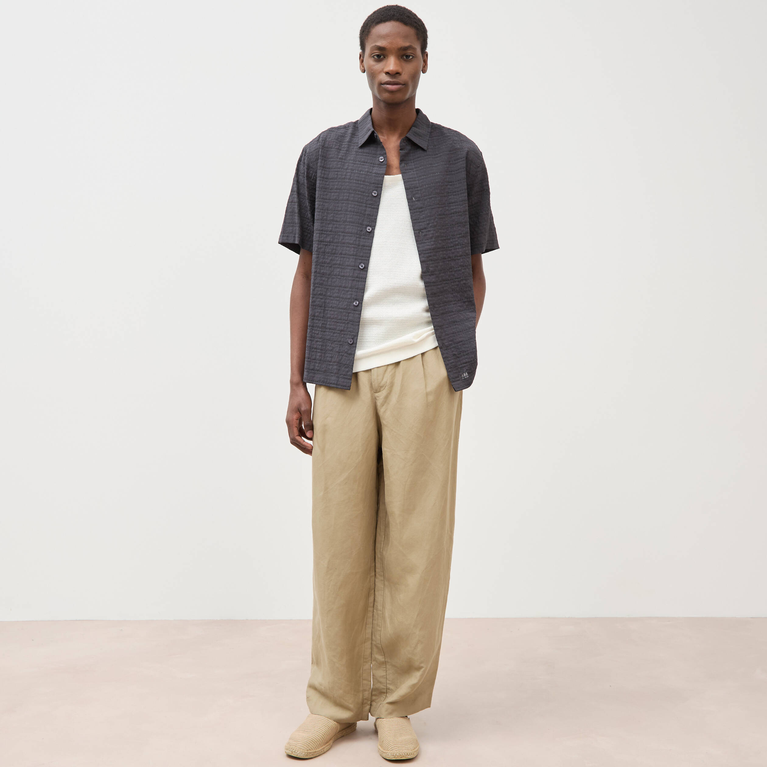 D&eacute;bardeur col rond en coton ecru homme
