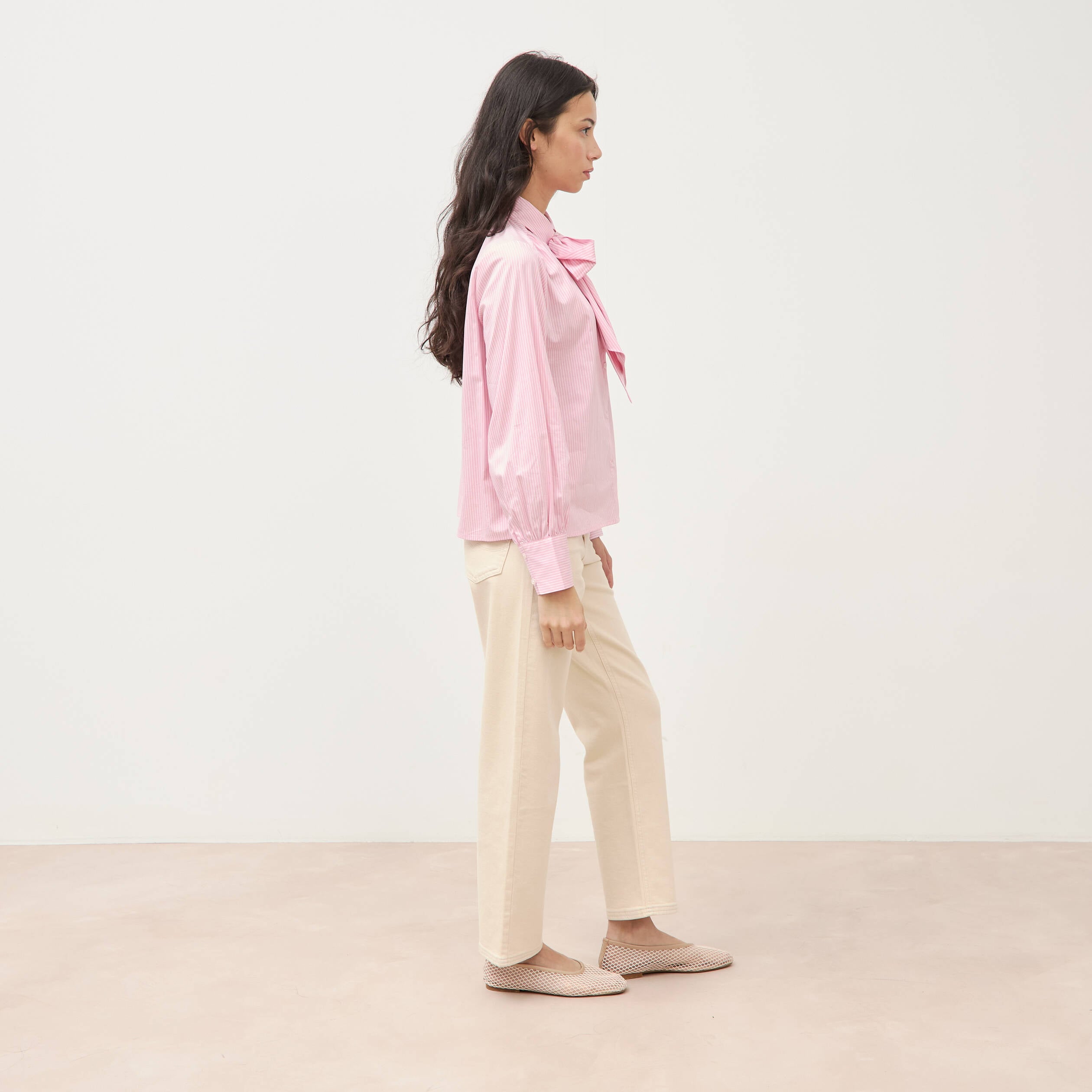 Chemise droite col noeud manches longues rose poudr&eacute;e femme