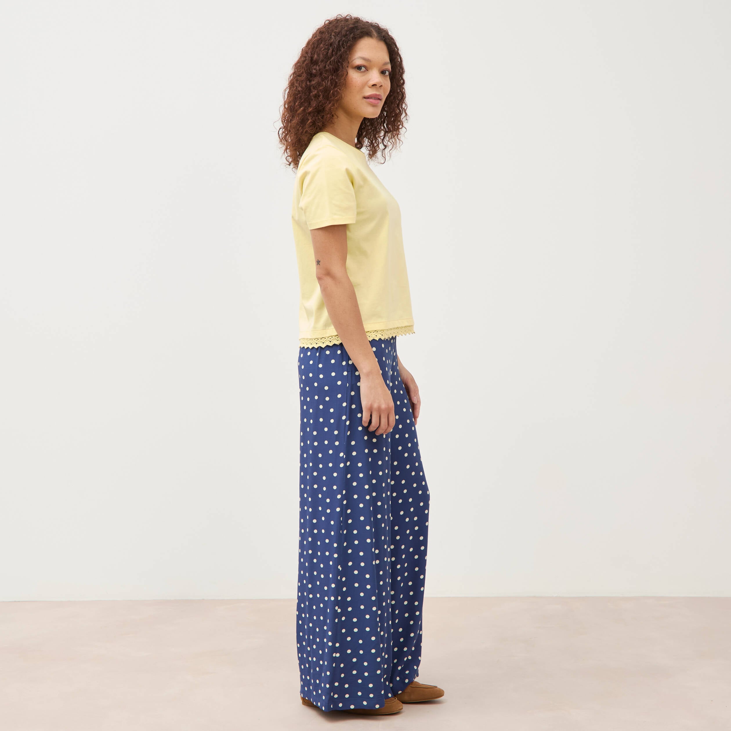 T-shirt droit col rond manches courtes jaune pastel femme