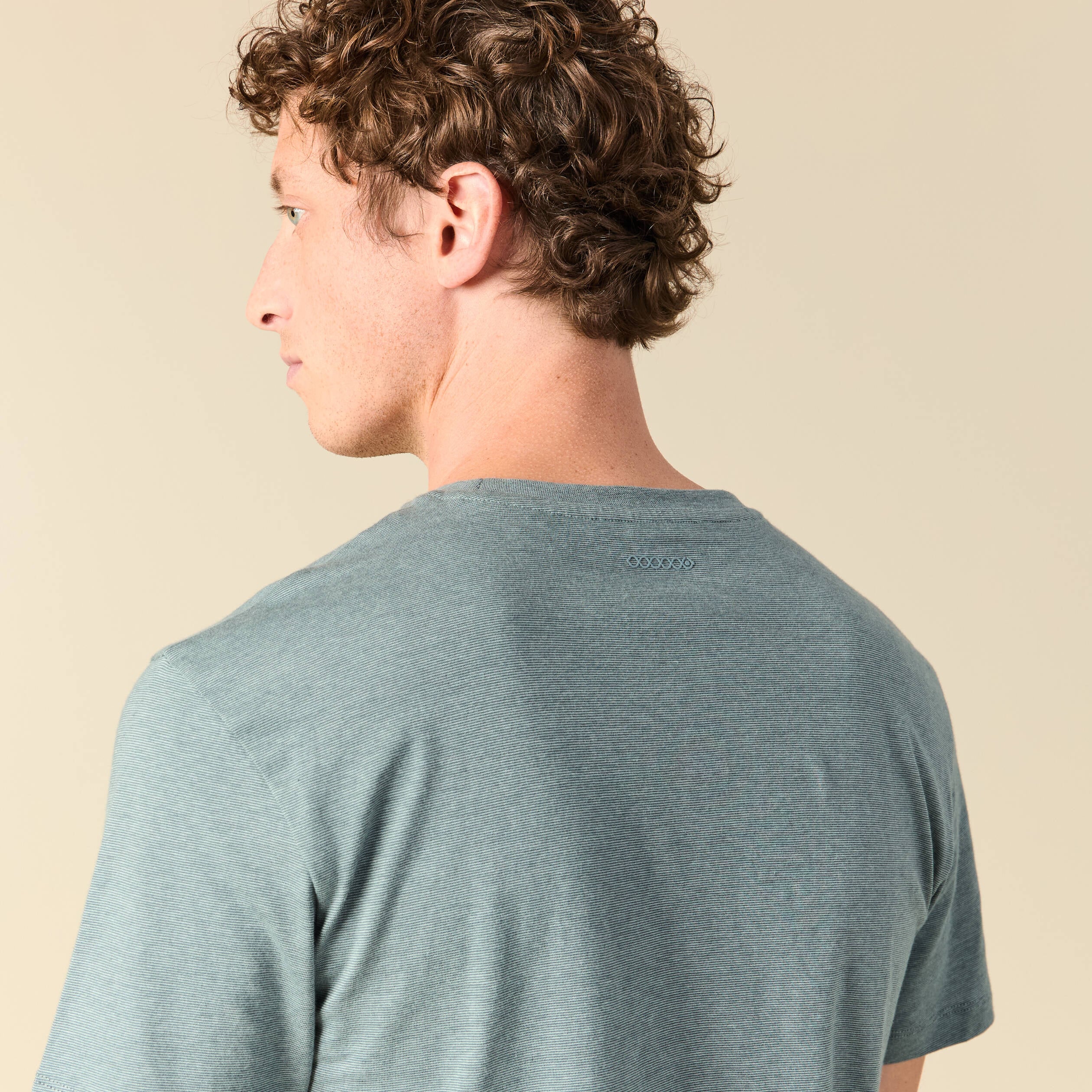 T-shirt cintr&eacute; col rond manches courtes vert fonc&eacute; homme