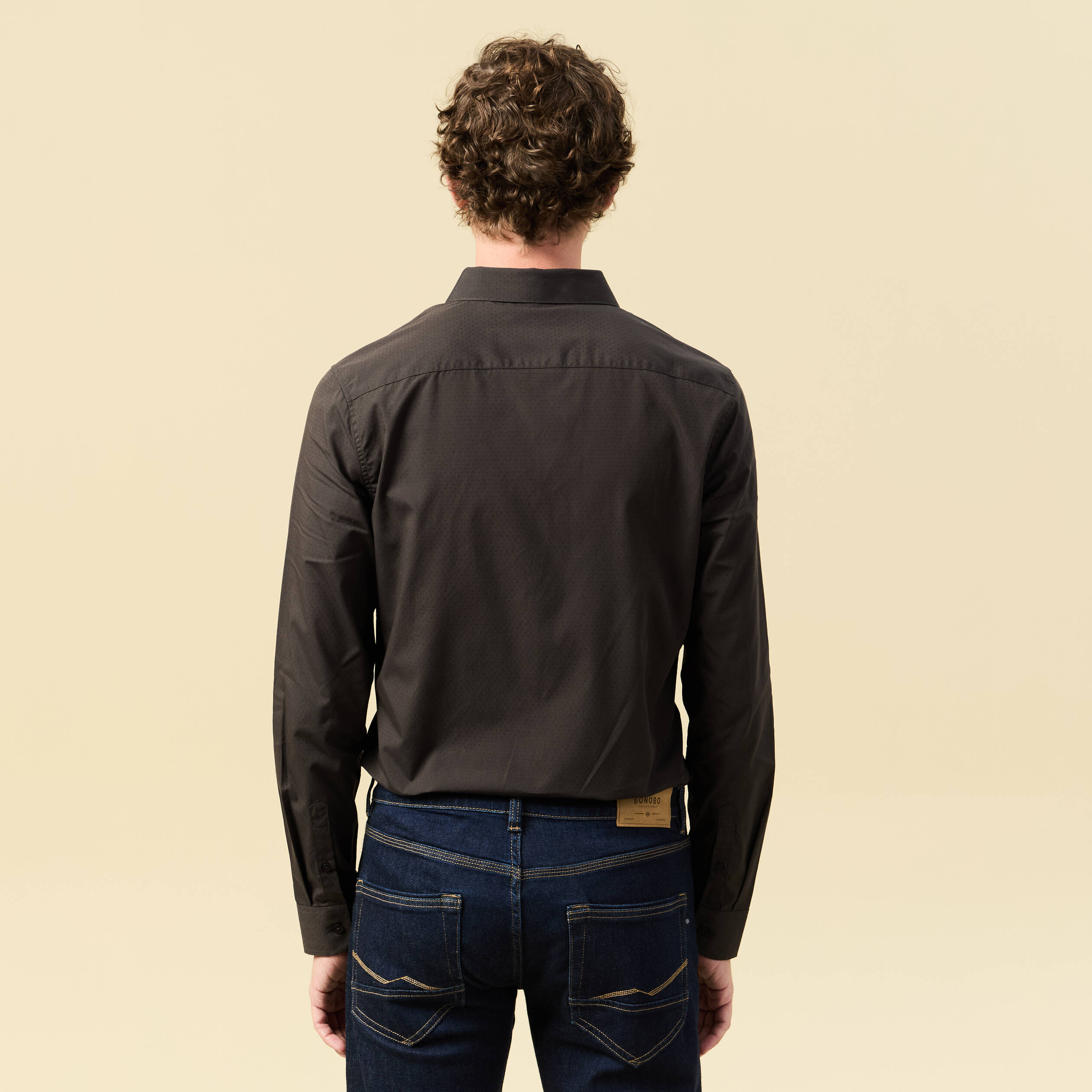 Chemise cintr&eacute;e en coton manches longues gris fonc&eacute; homme