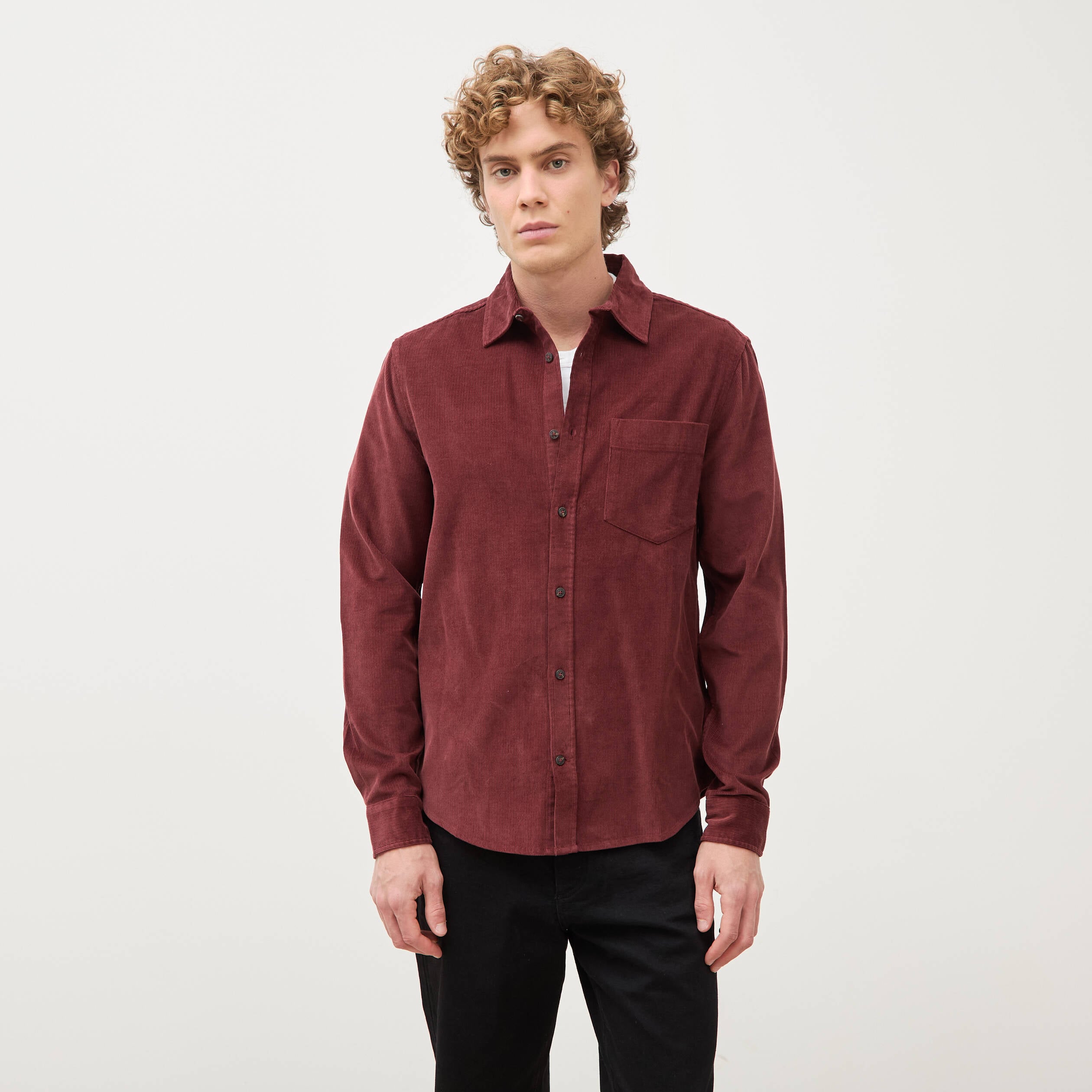 Chemise col classique en velours bordeaux homme
