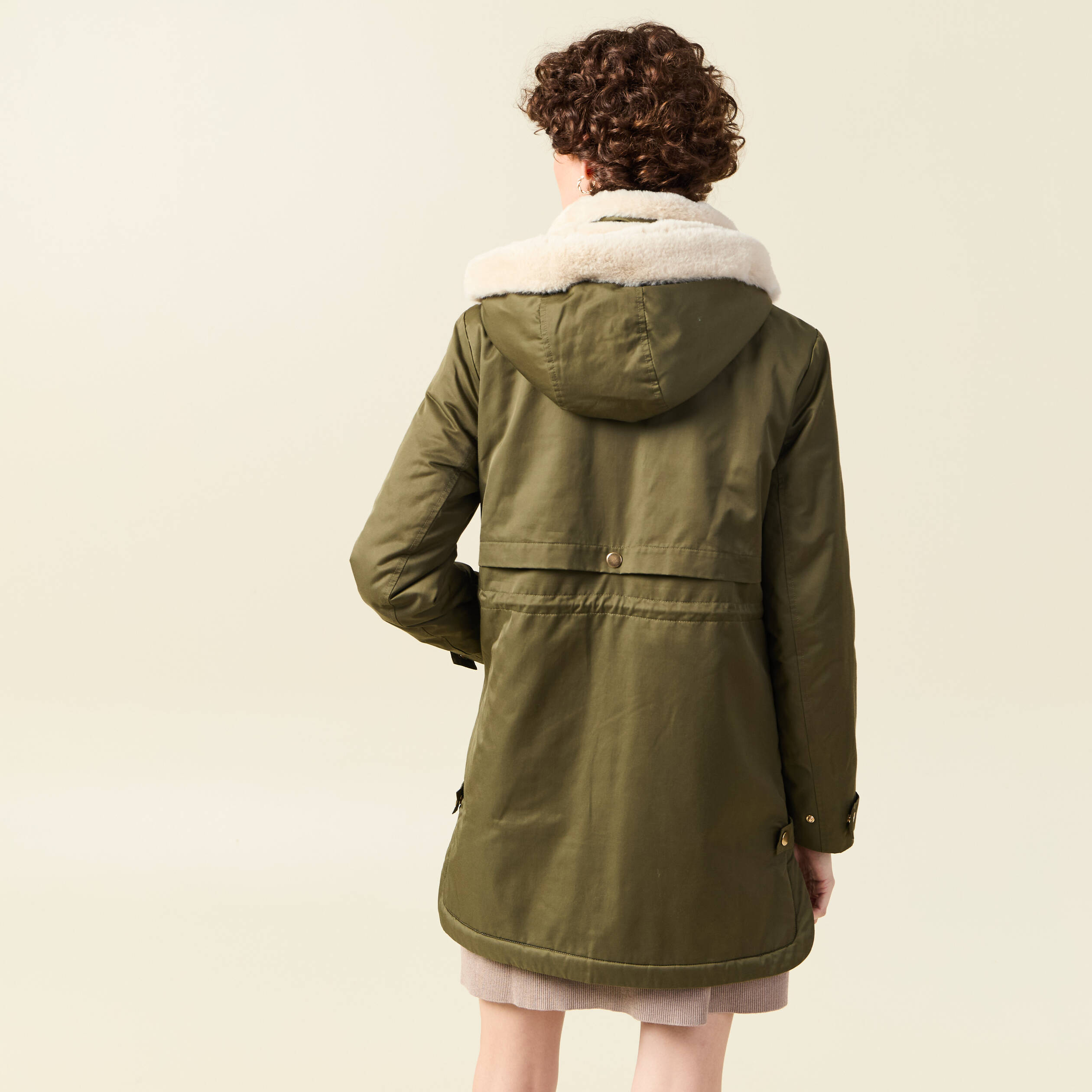 parka droite a capuche vert kaki femme Parka droite à capuche vert kaki femme