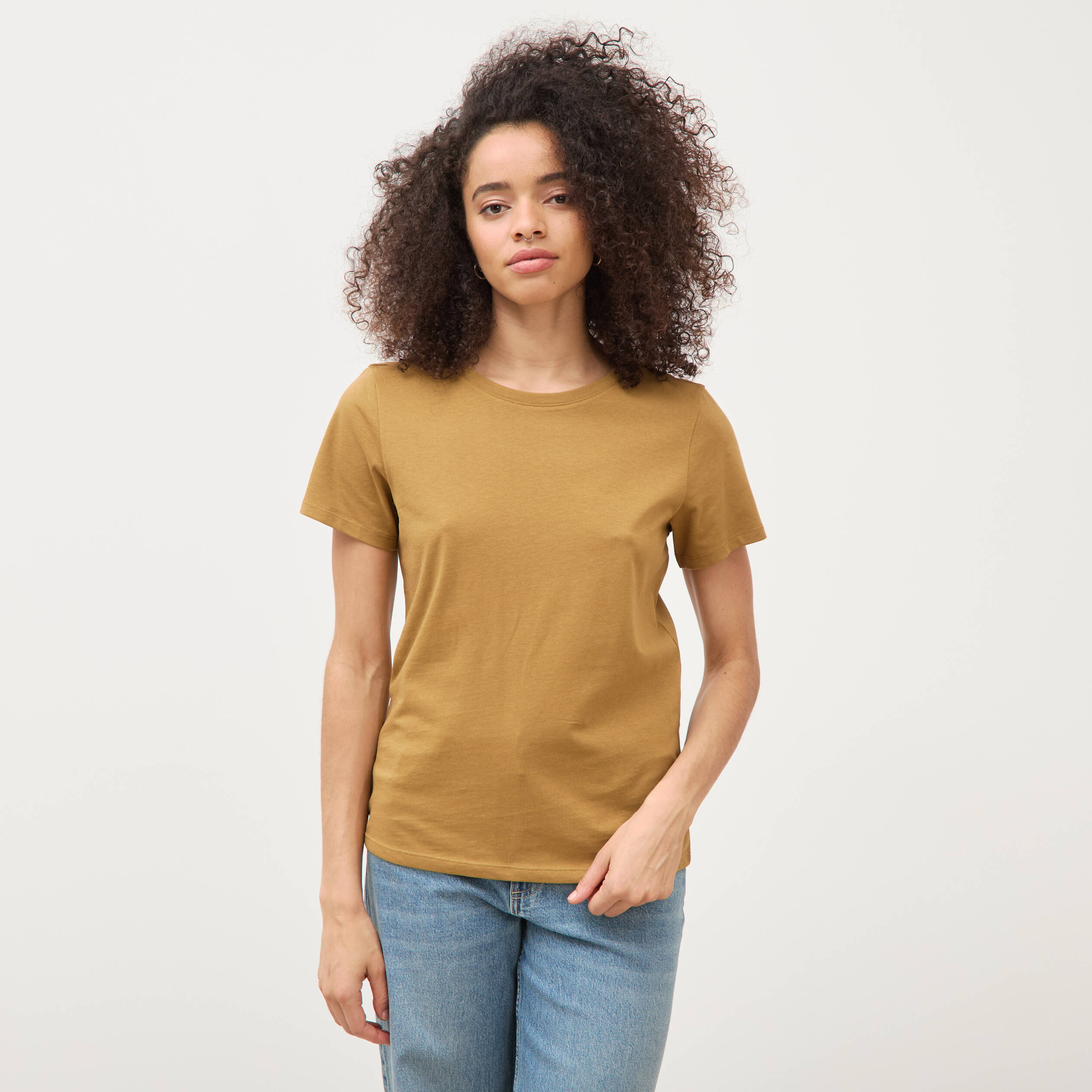 T-shirt cintr&eacute; col rond manches courtes camel femme