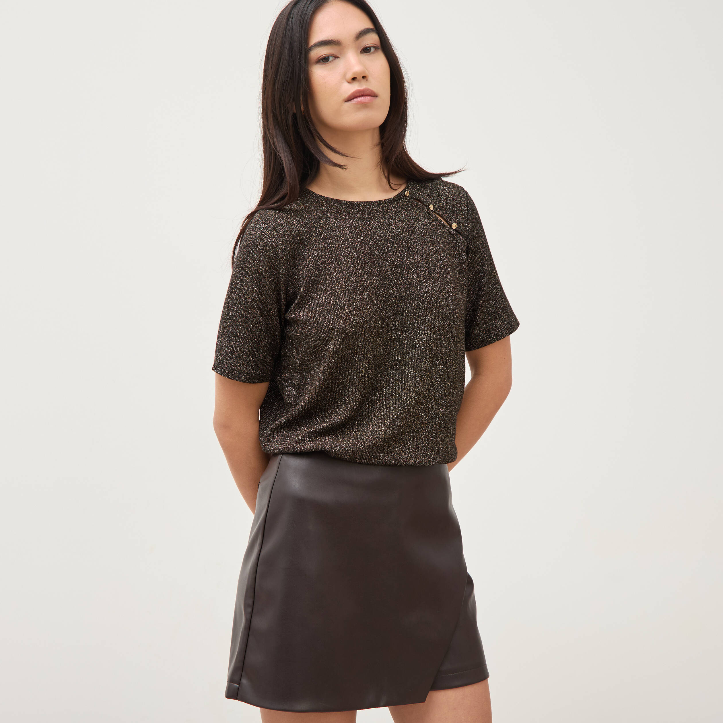 Jupe-short en similicuir doubl&eacute;e marron fonc&eacute; femme