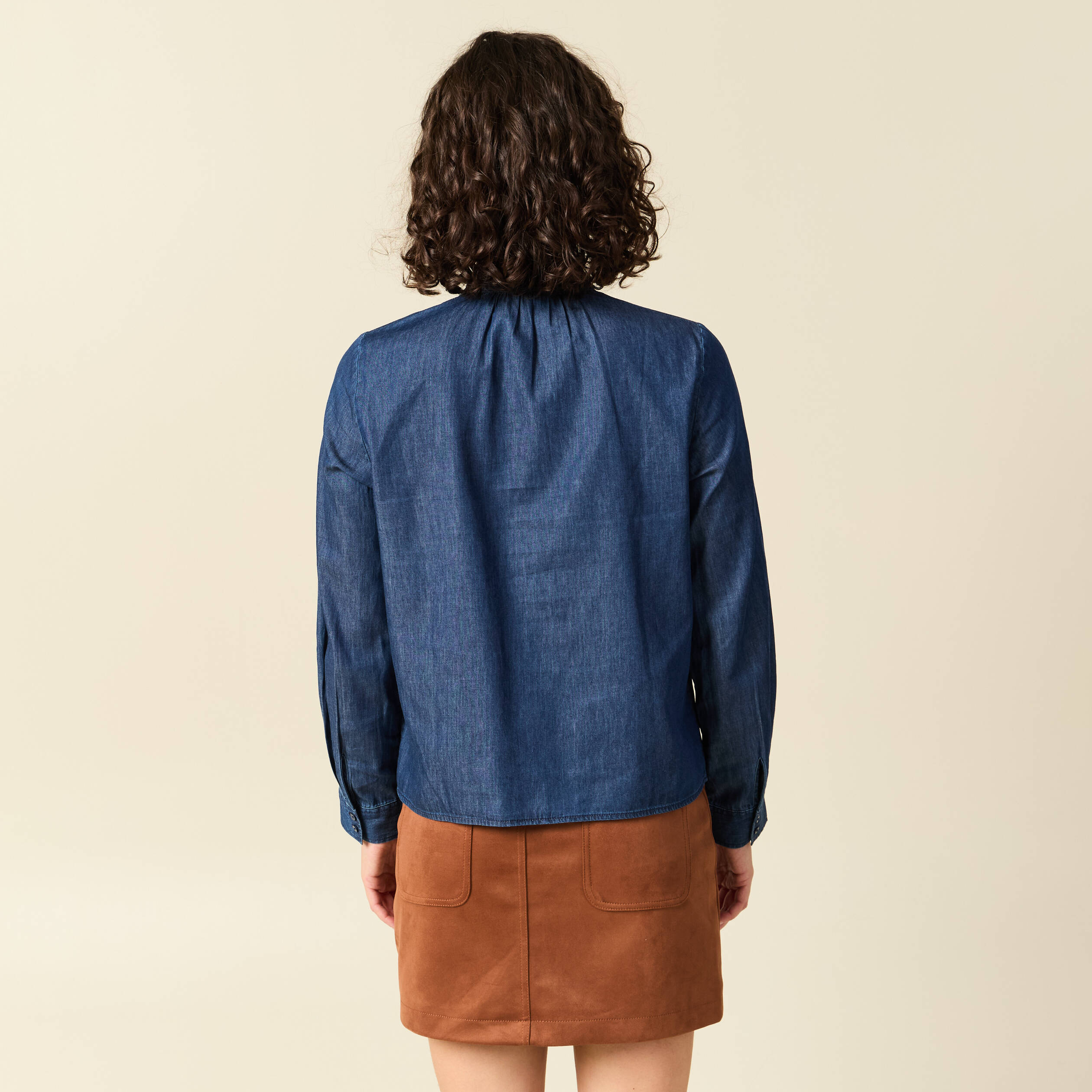 Chemise &agrave; pans manches longues en coton denim stone femme