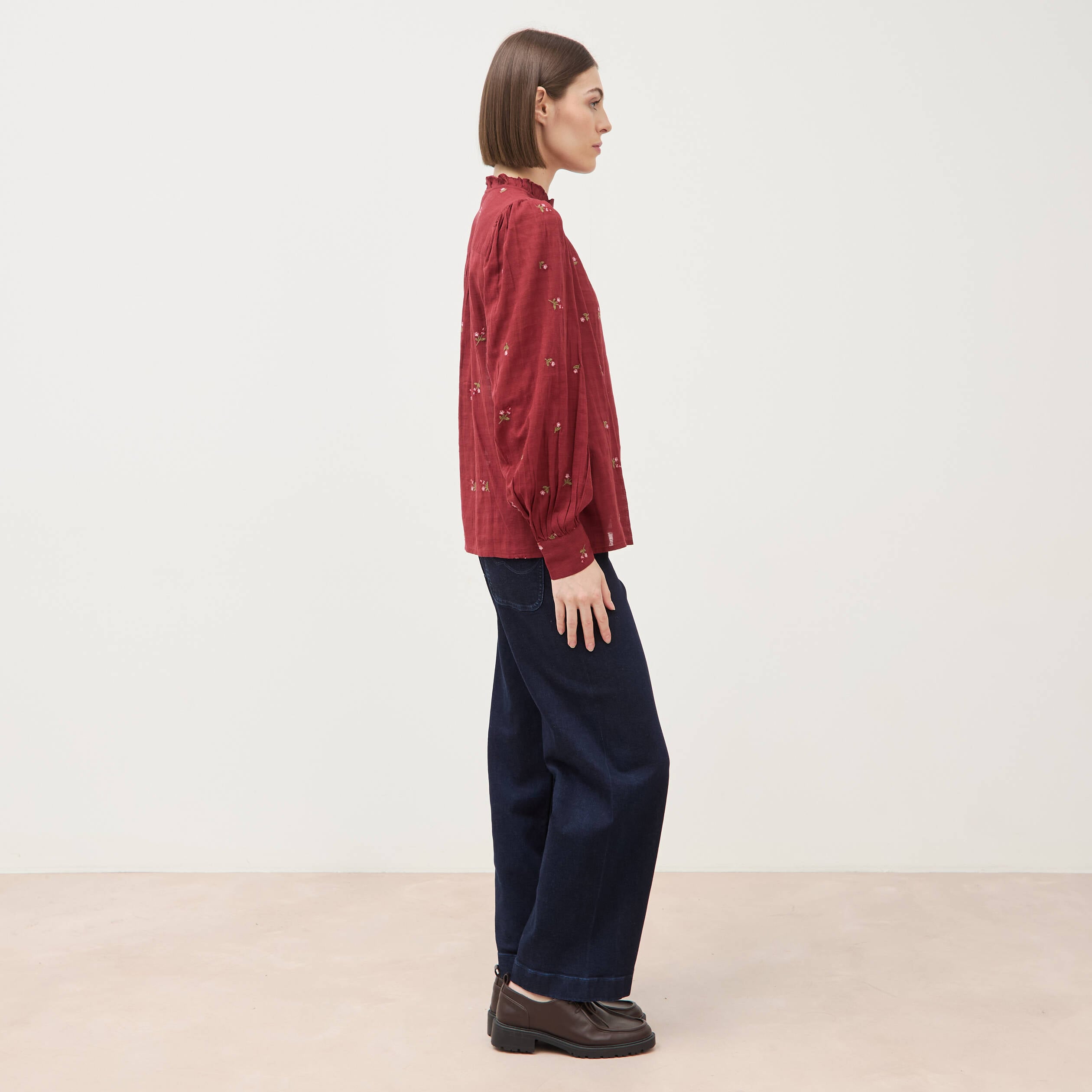 Chemise manches longues en coton brod&eacute;e bordeaux femme