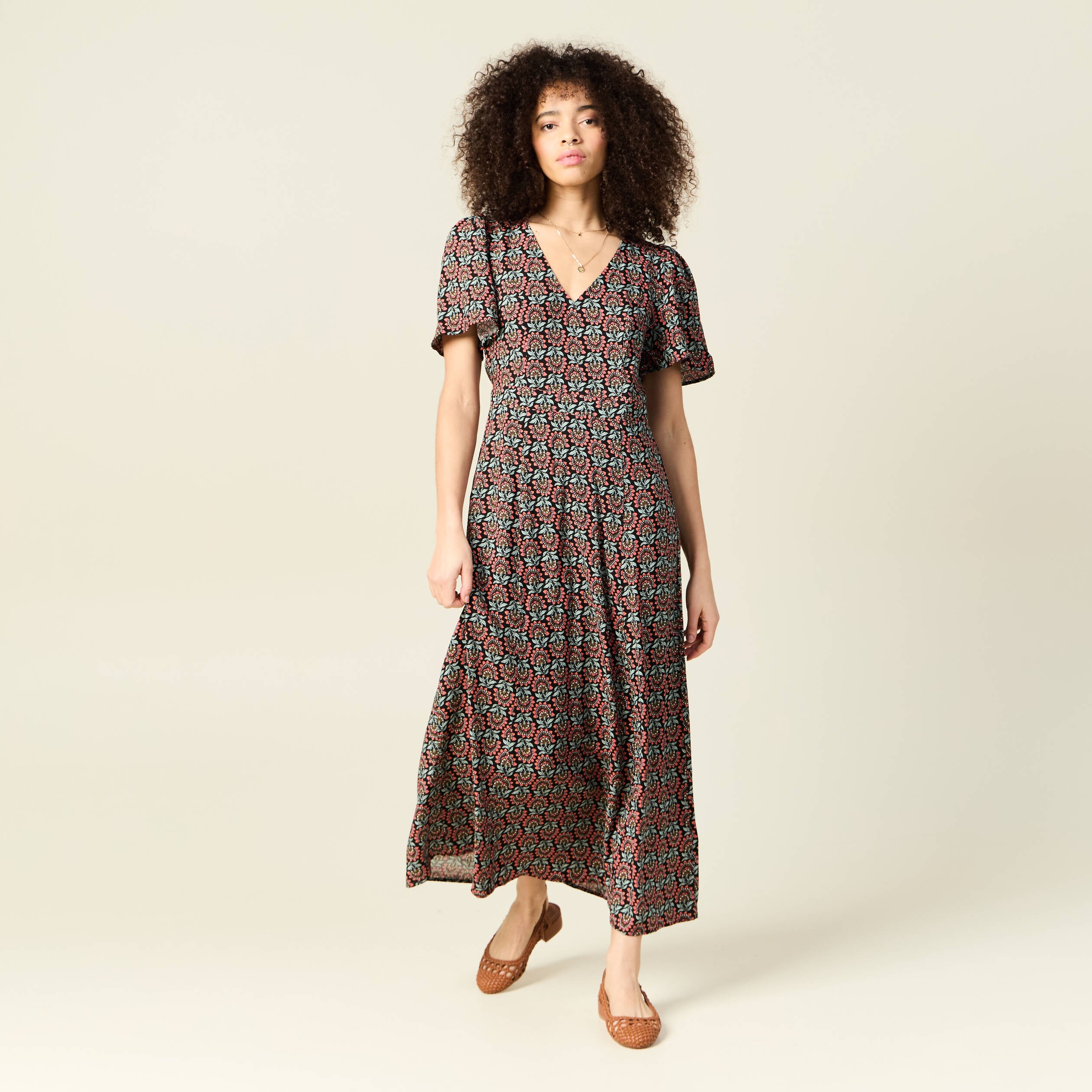 Robe longue droite col v manches courtes noir femme