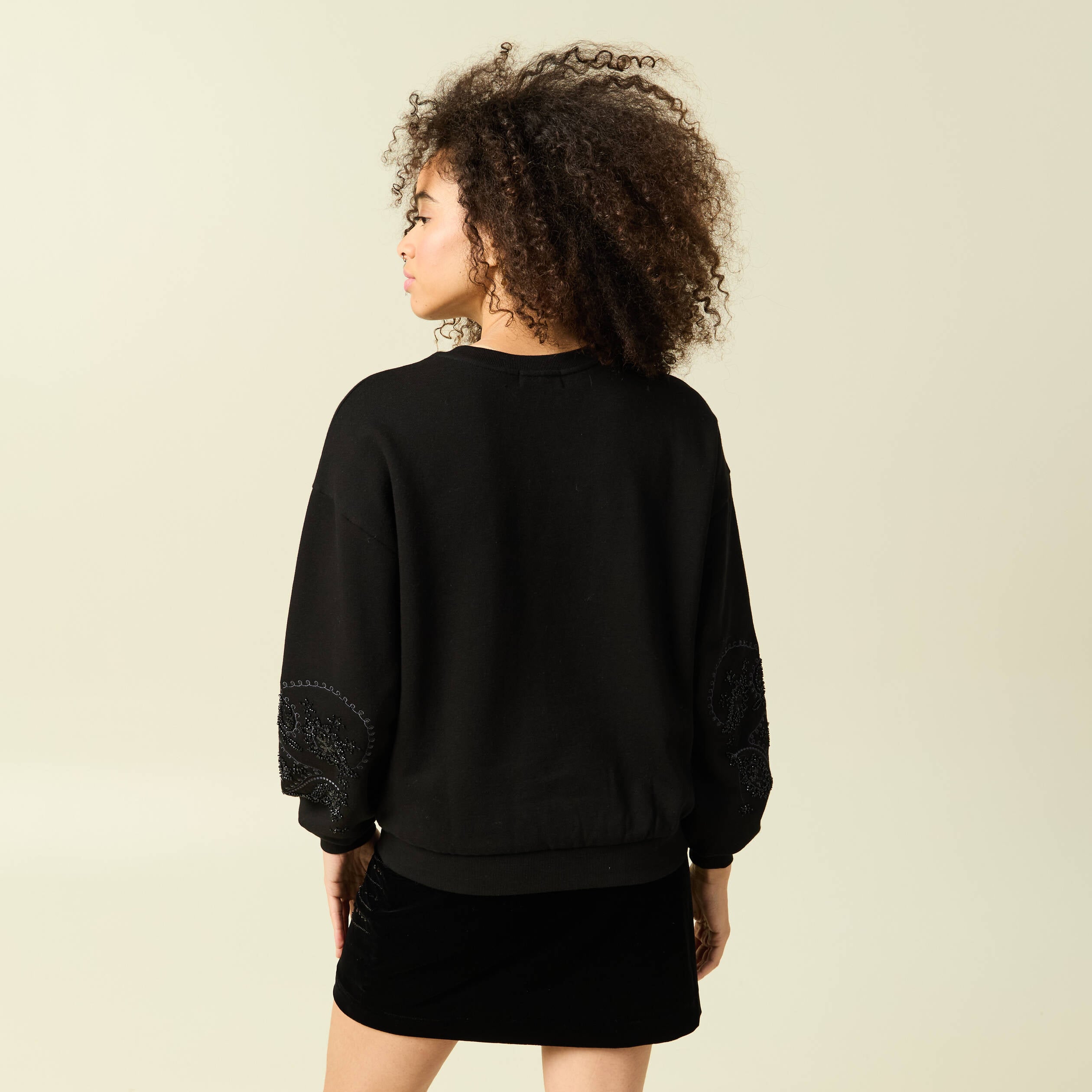 Sweat col rond manches longues noir femme