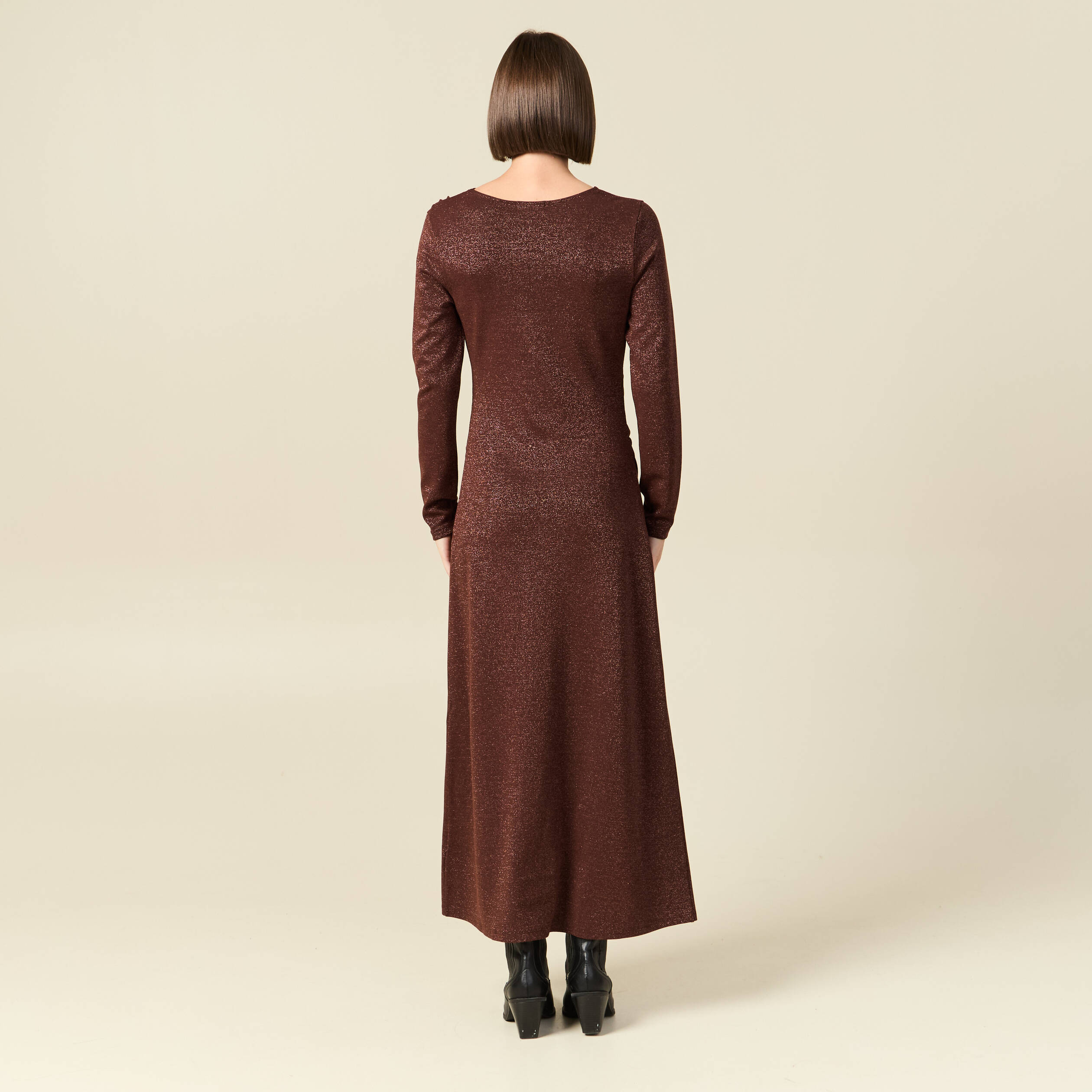 Robe longue ajust&eacute;e manches longues marron femme
