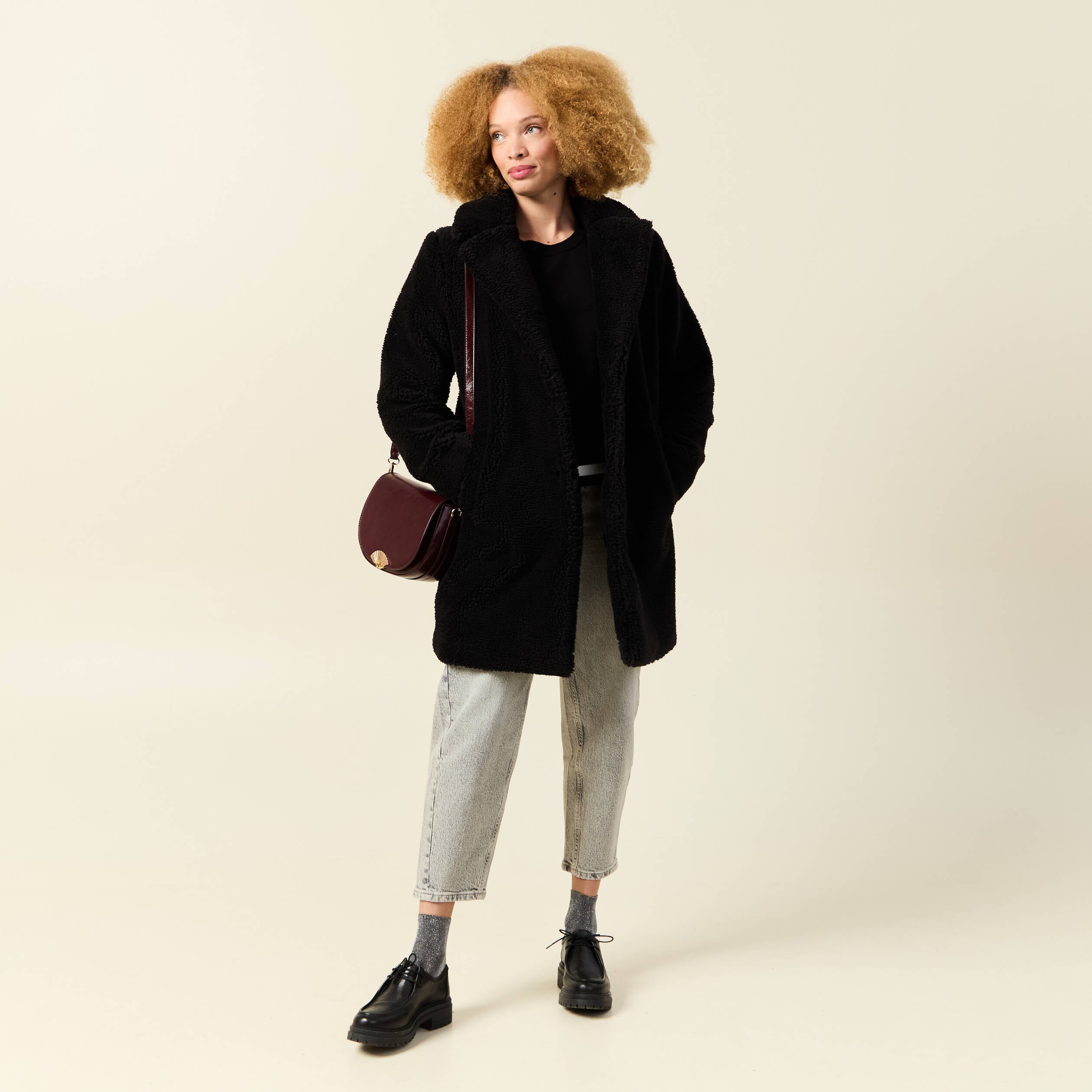 Manteau long laine mouton noir femme