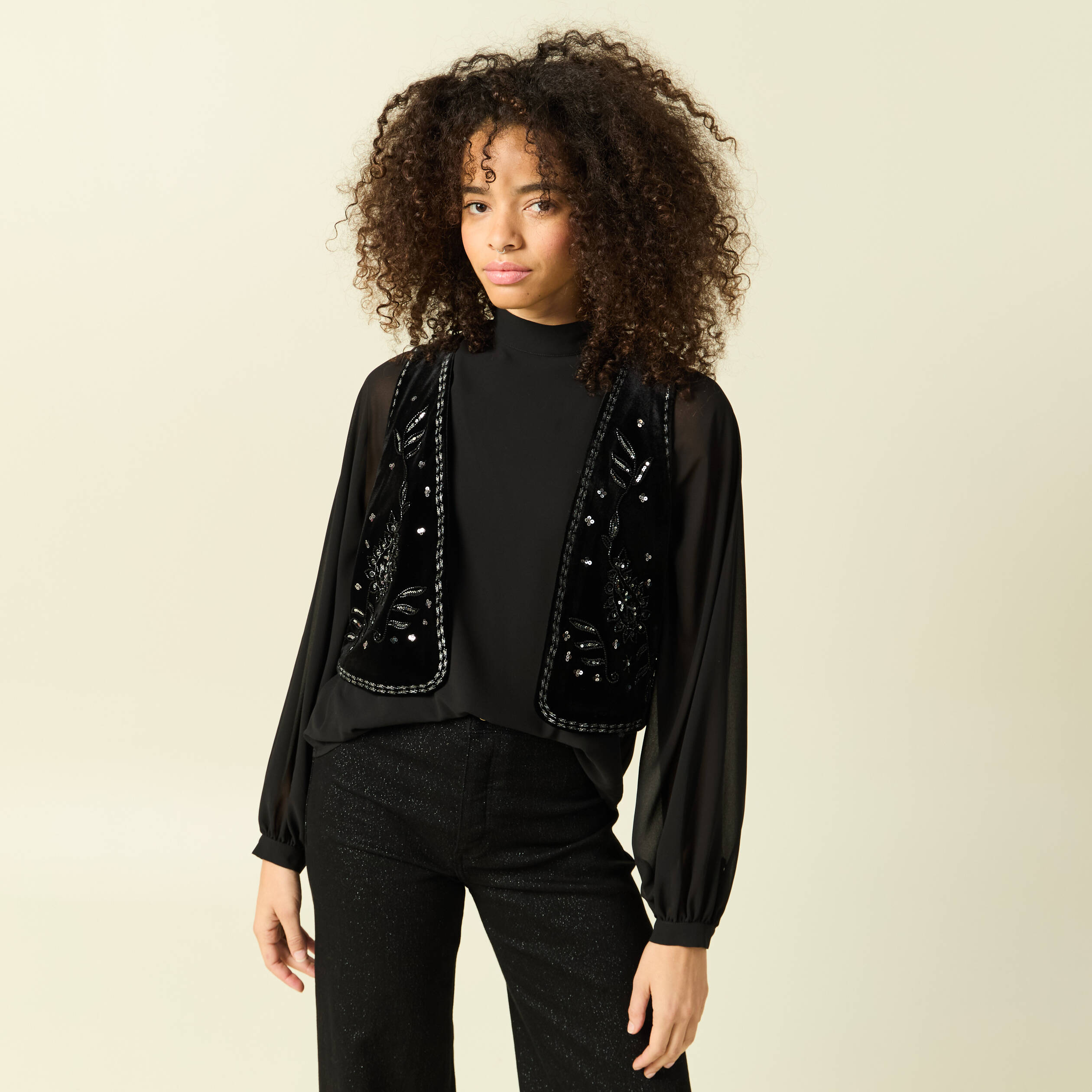 Veston court droit en velours noir femme