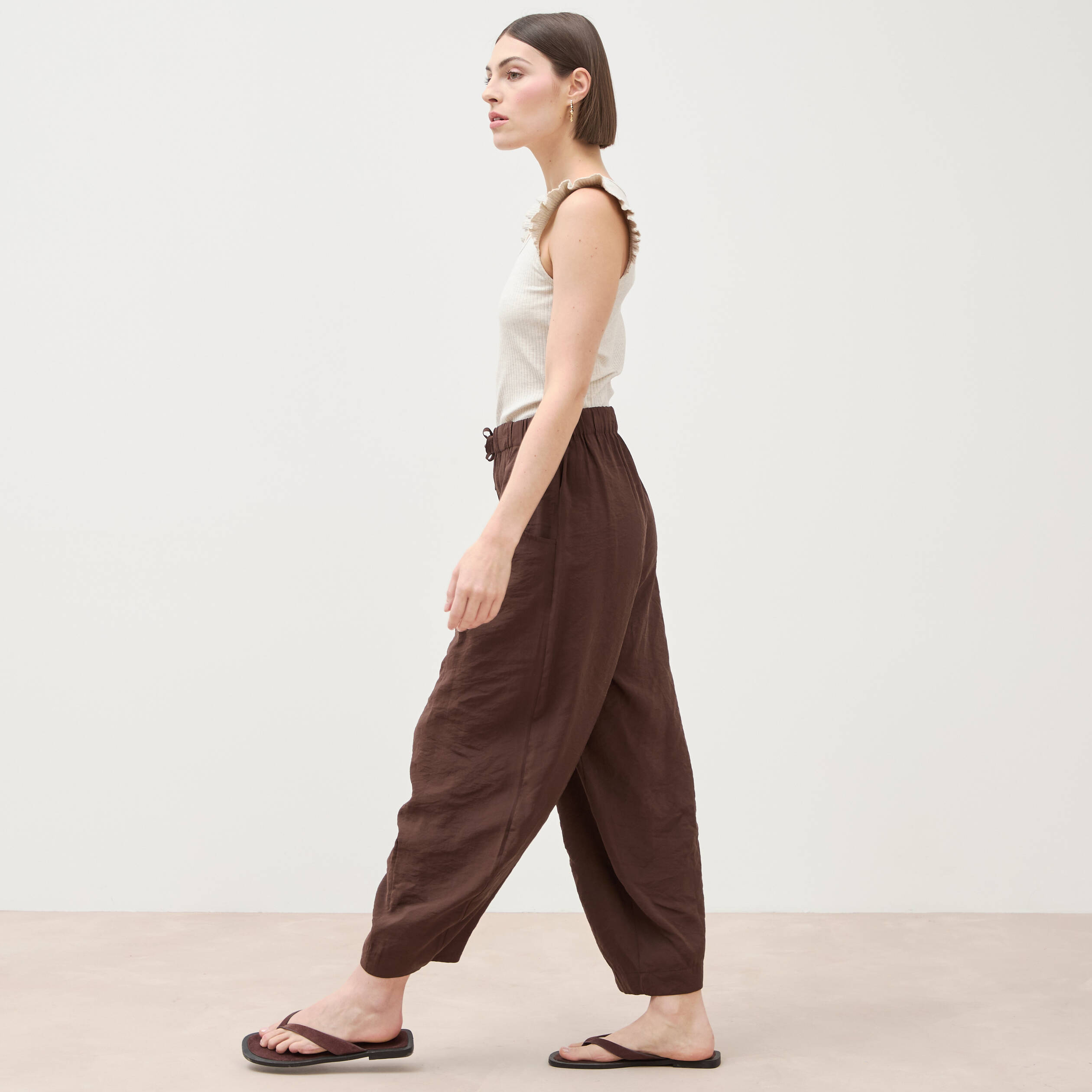 Pantalon loose taille standard marron fonc&eacute; femme