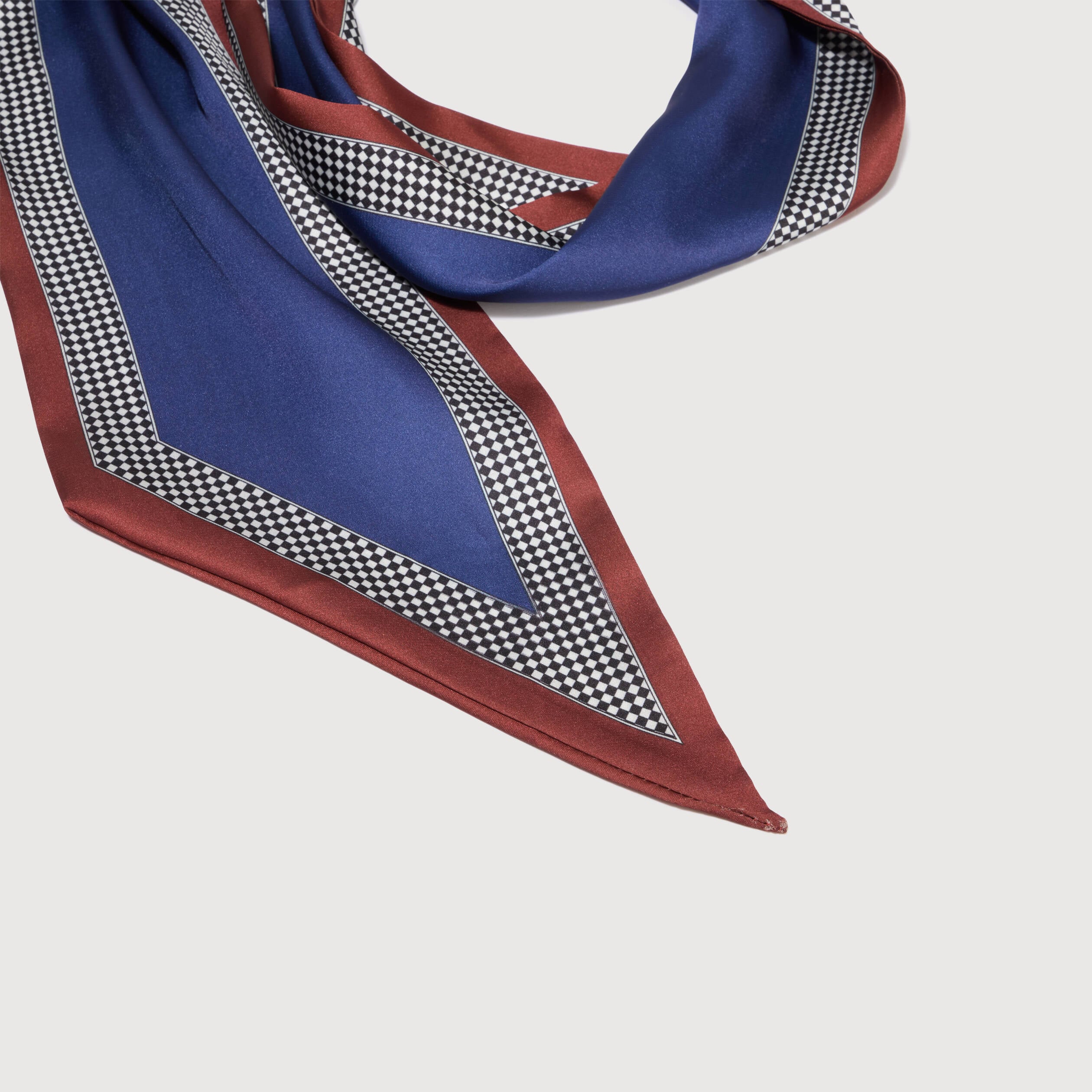 Foulard bleu fonc&eacute; femme