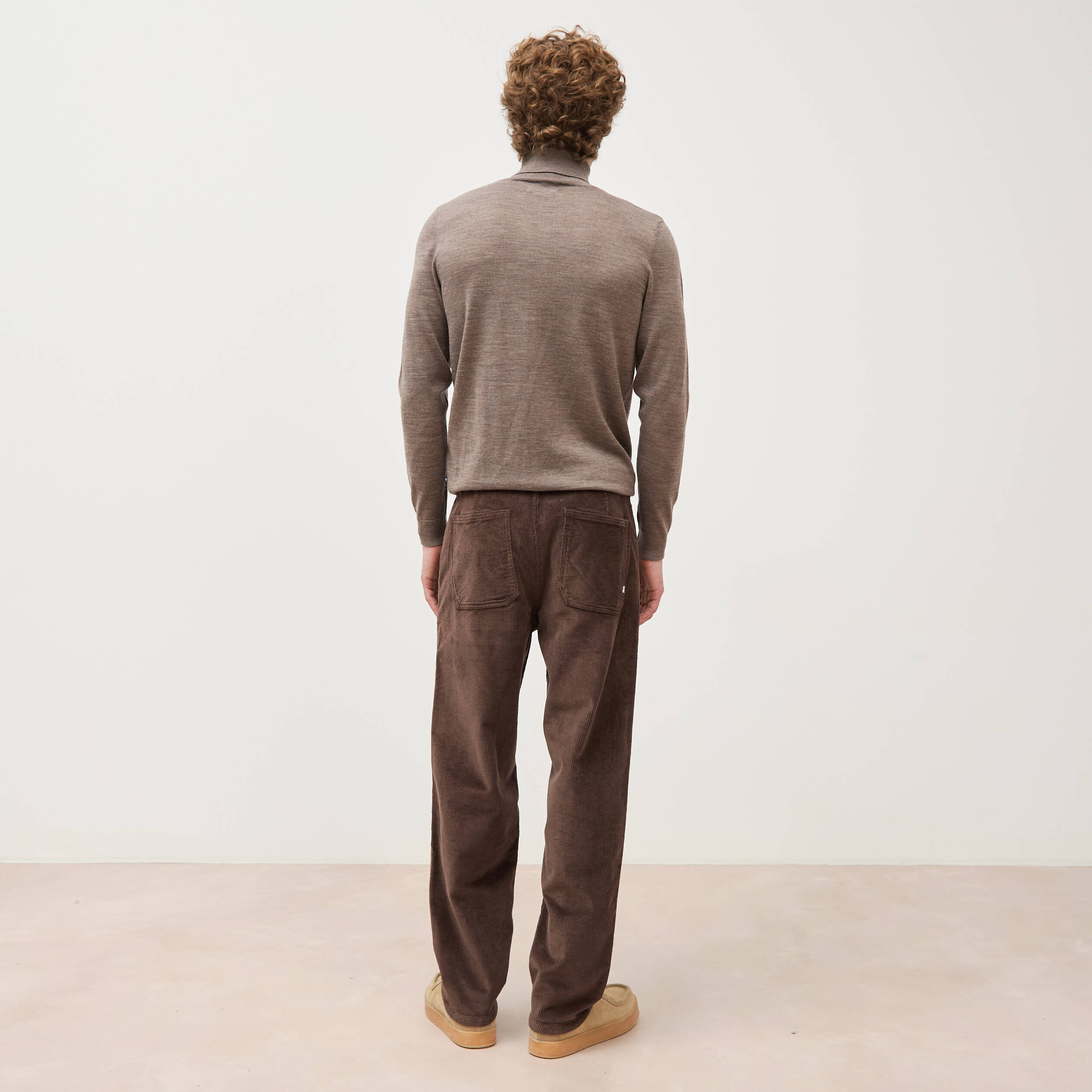Pantalon droit en velours longueur 32 marron fonc&eacute; homme