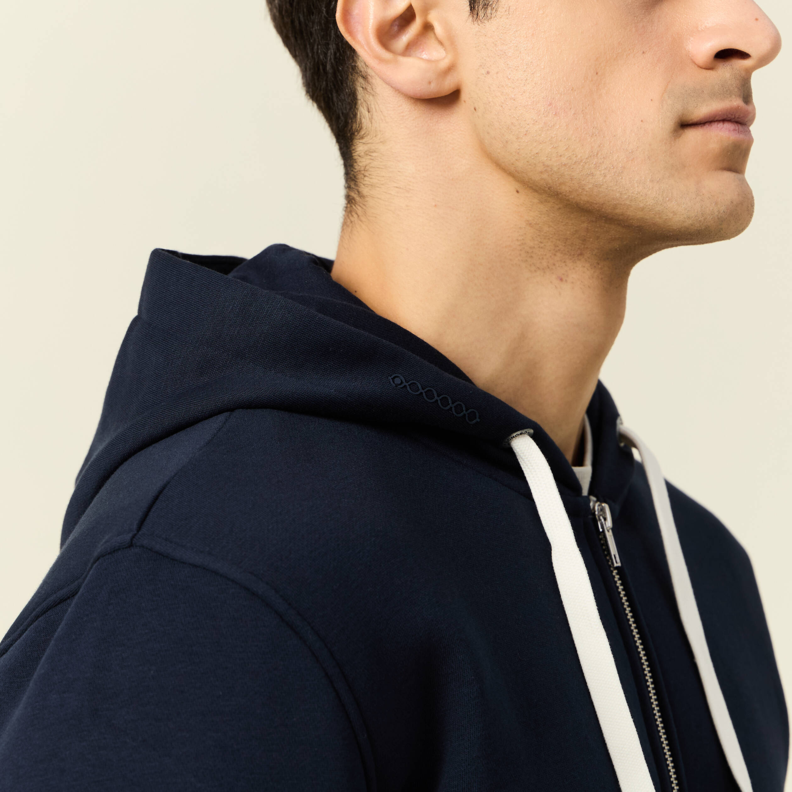 Sweat &agrave; capuche manches longues bleu marine homme