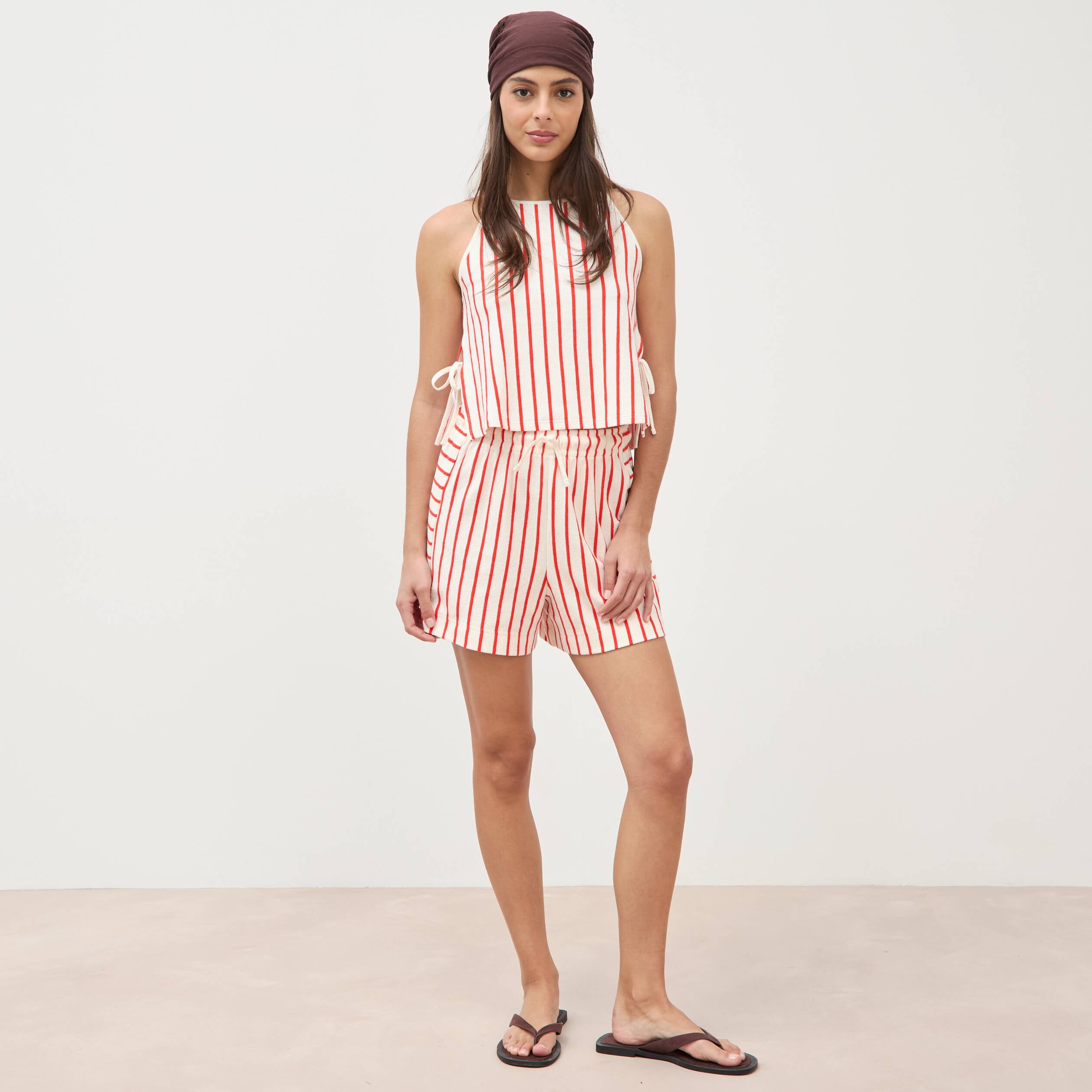 Short taille haute en maille ray&eacute;e orange fonc&eacute; femme