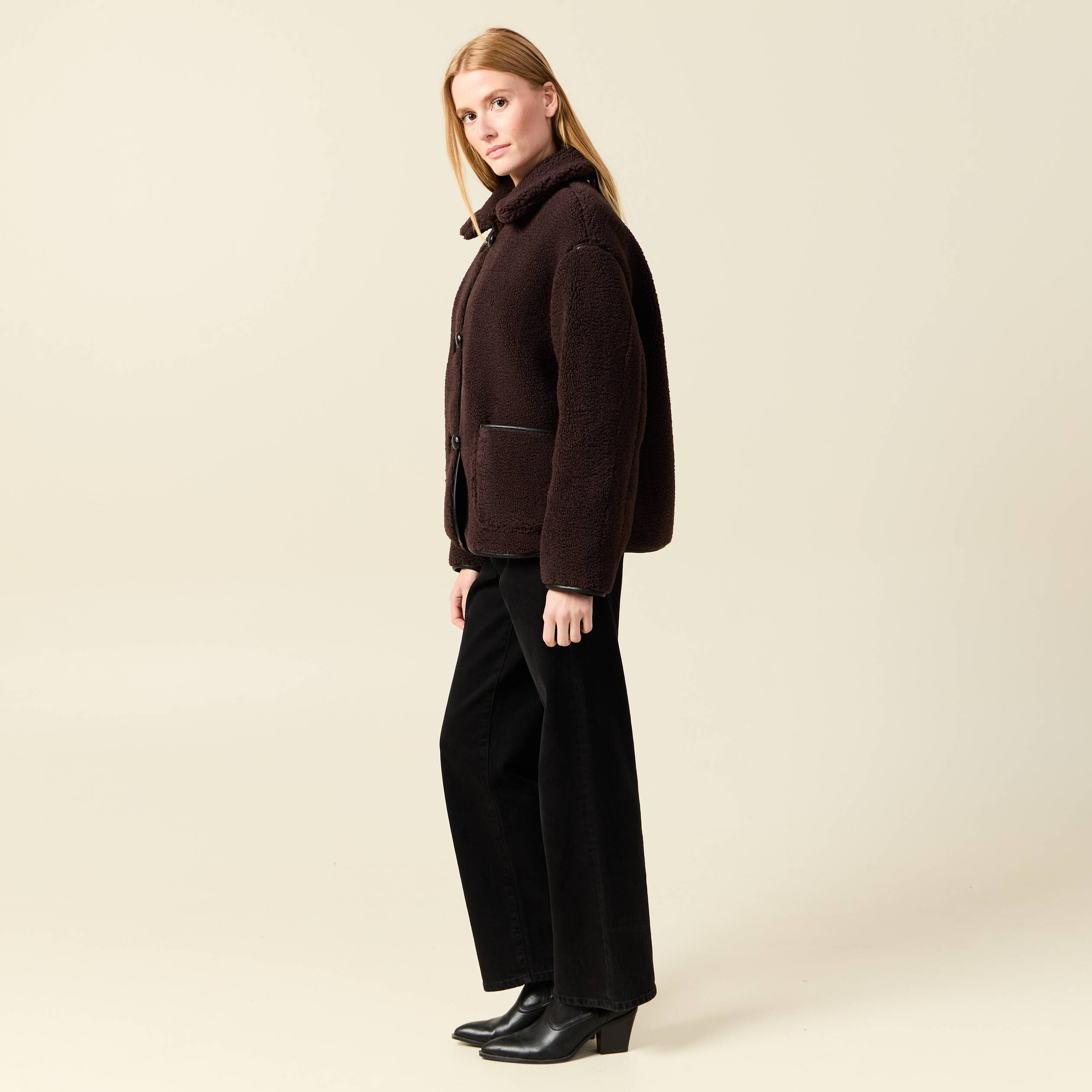 manteau court droit effet polaire marron fonce femme Manteau court droit effet polaire marron foncé femme