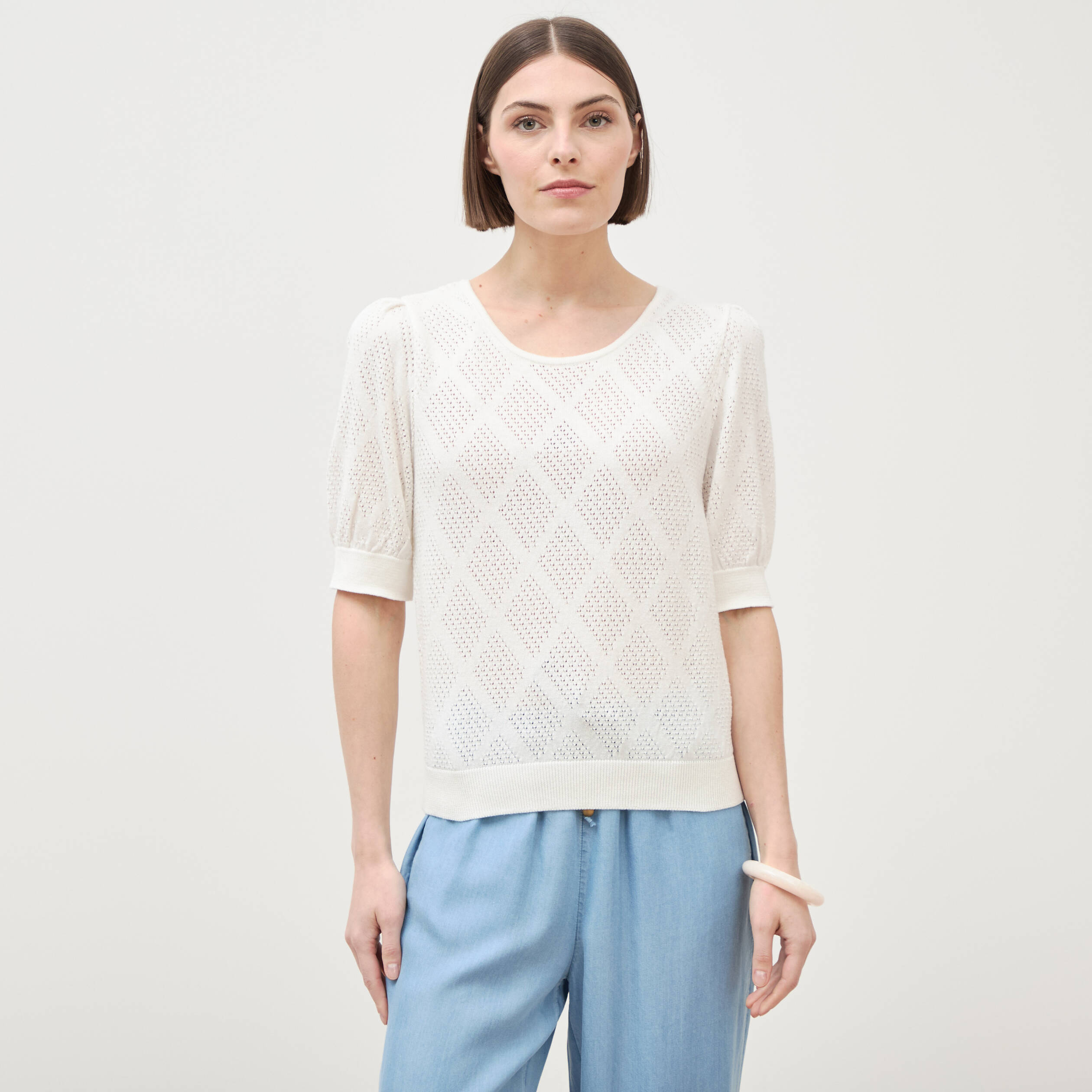 Pull ajour&eacute; droit court manches courtes ecru femme