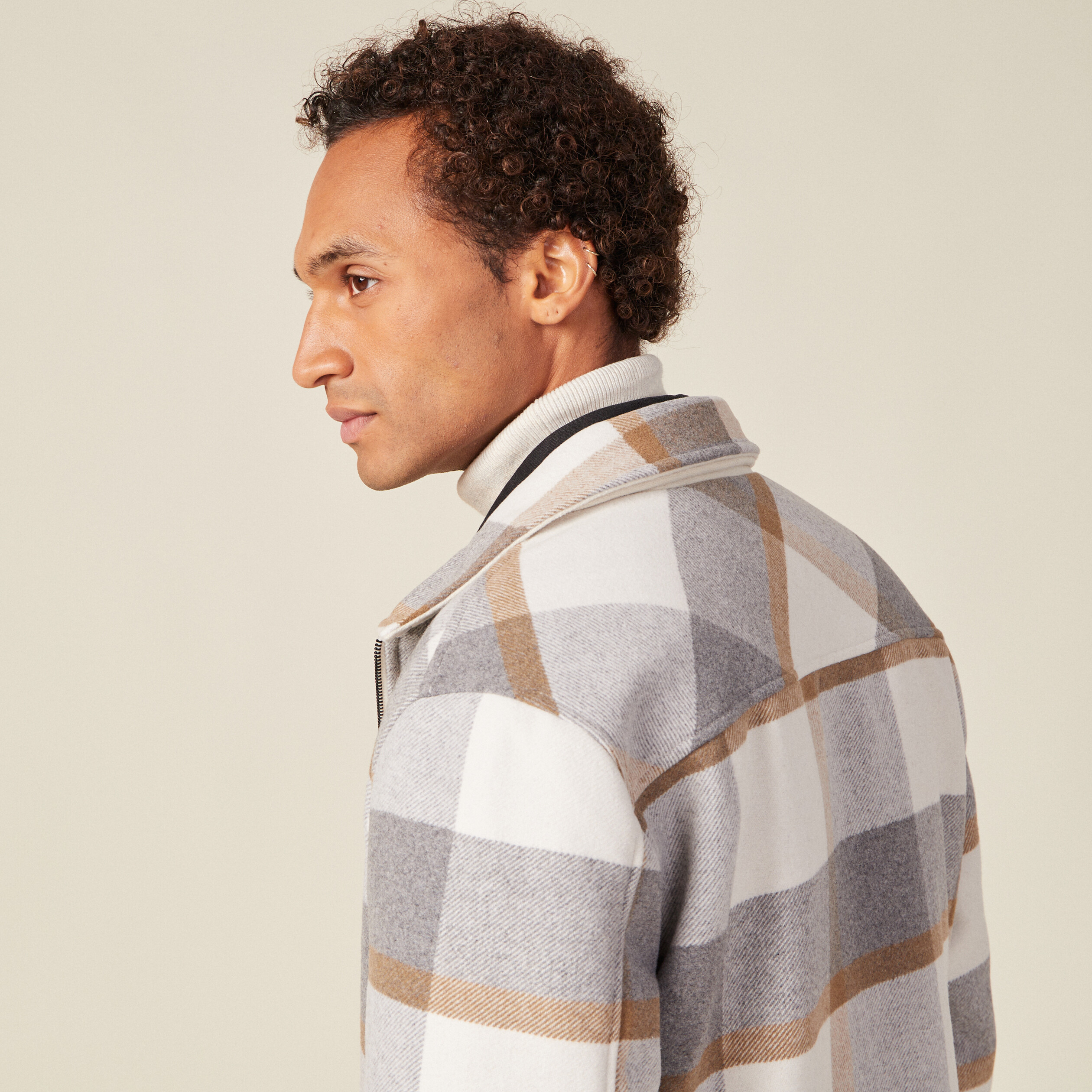 Blouson droit court &agrave; manches longues ecru homme