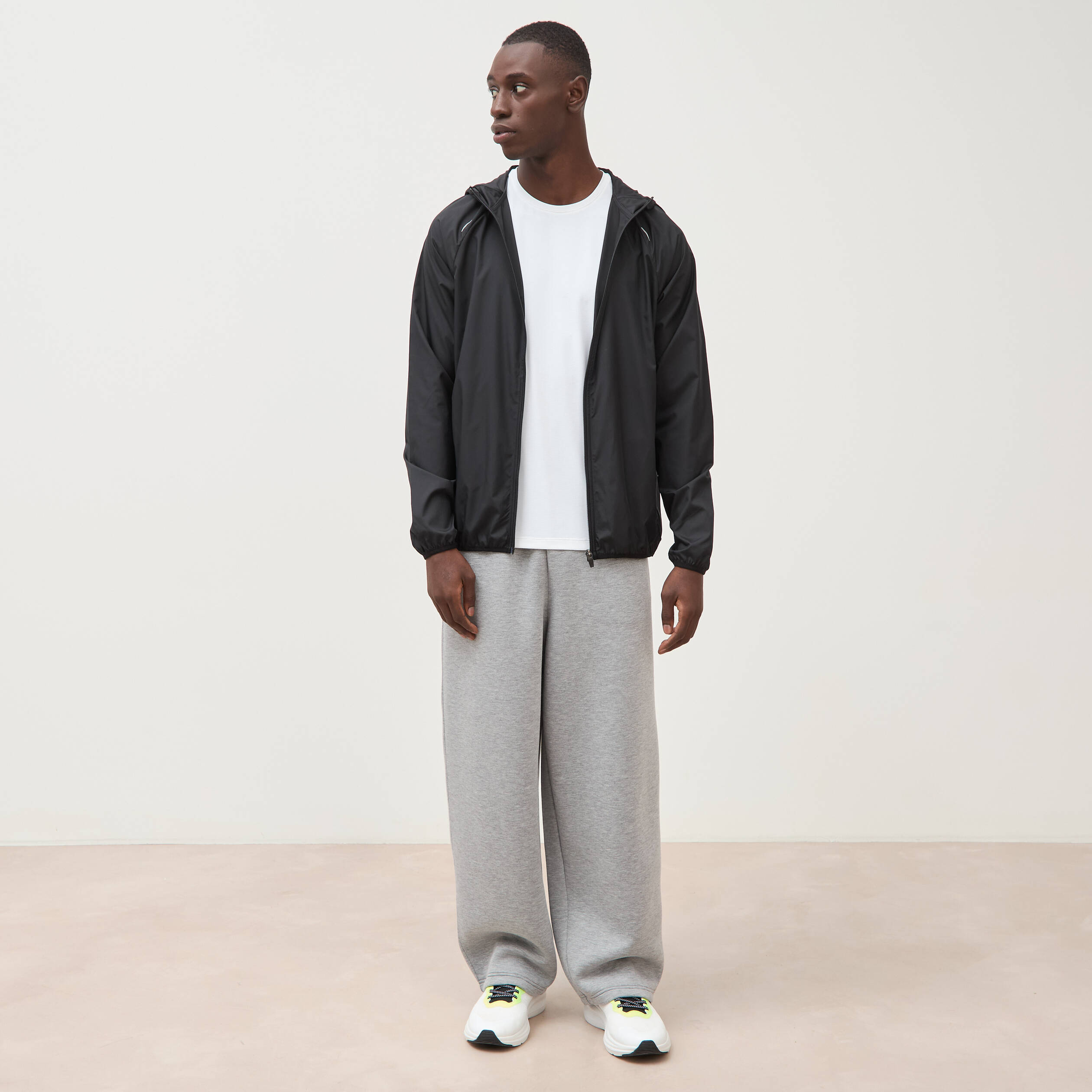 Blouson droit &agrave; capuche manches longues noir homme