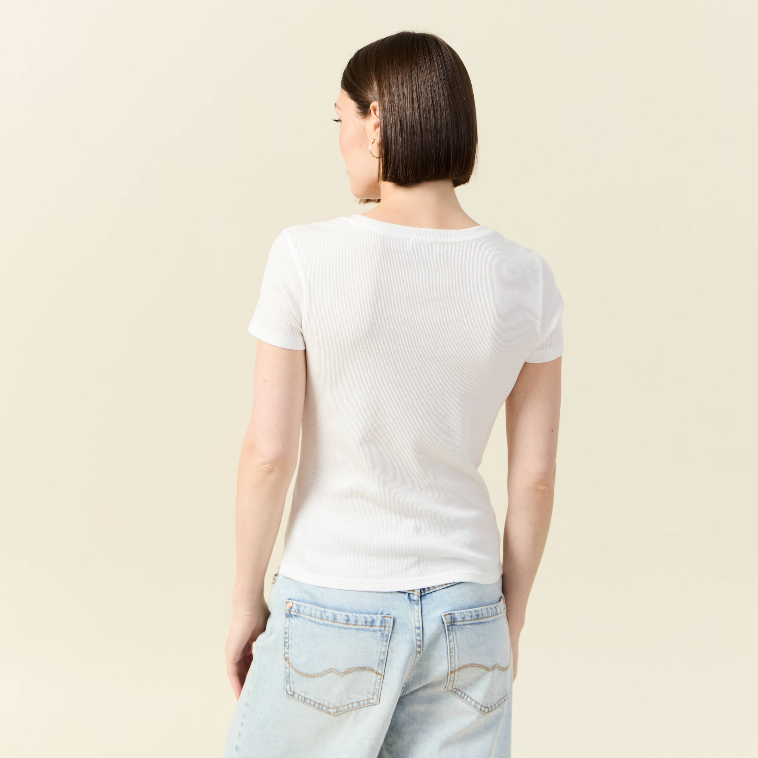t shirt ajuste col v manches courtes ecru femme T-shirt ajusté col V manches courtes ecru femme