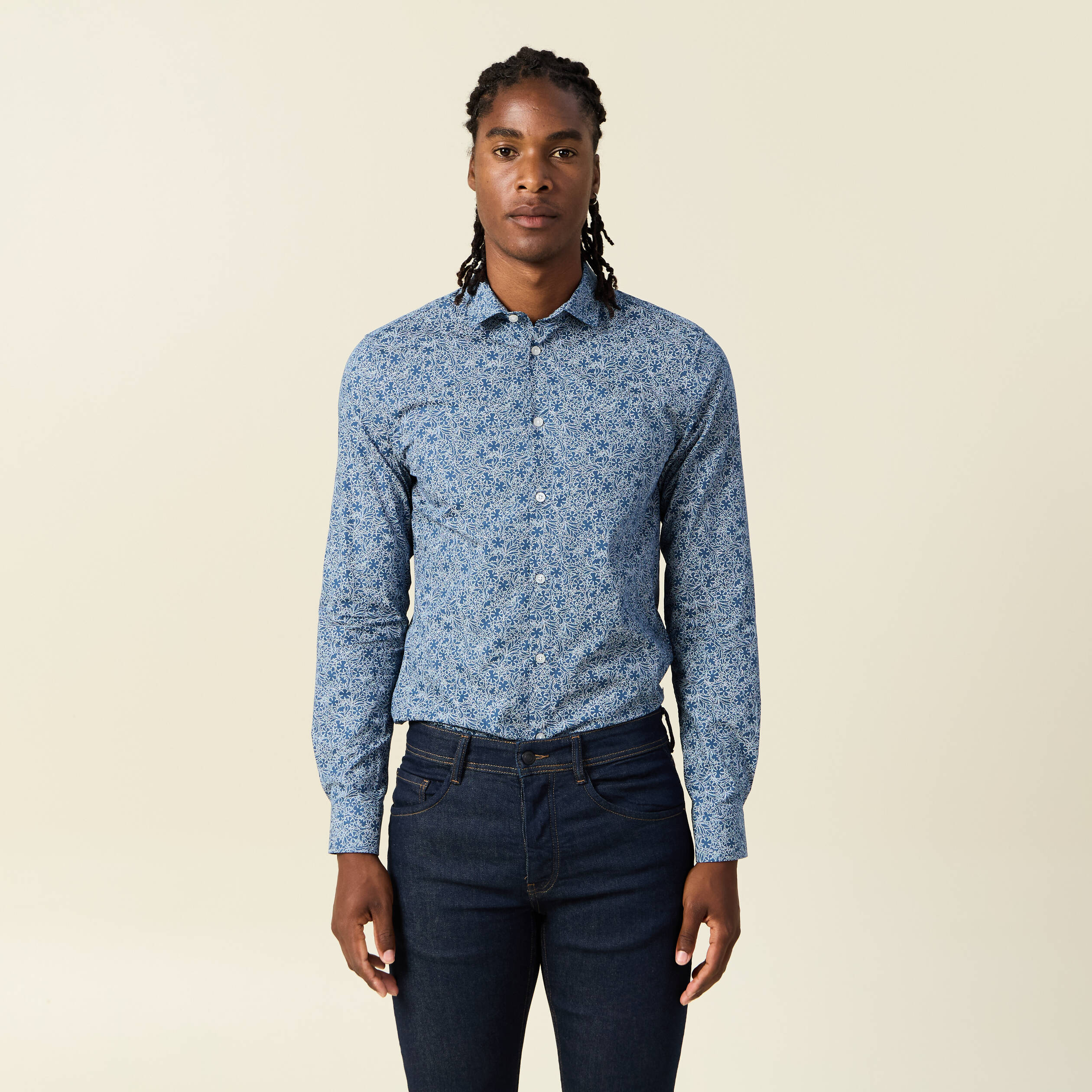 Chemise cintr&eacute;e en coton manches longues bleu marine homme