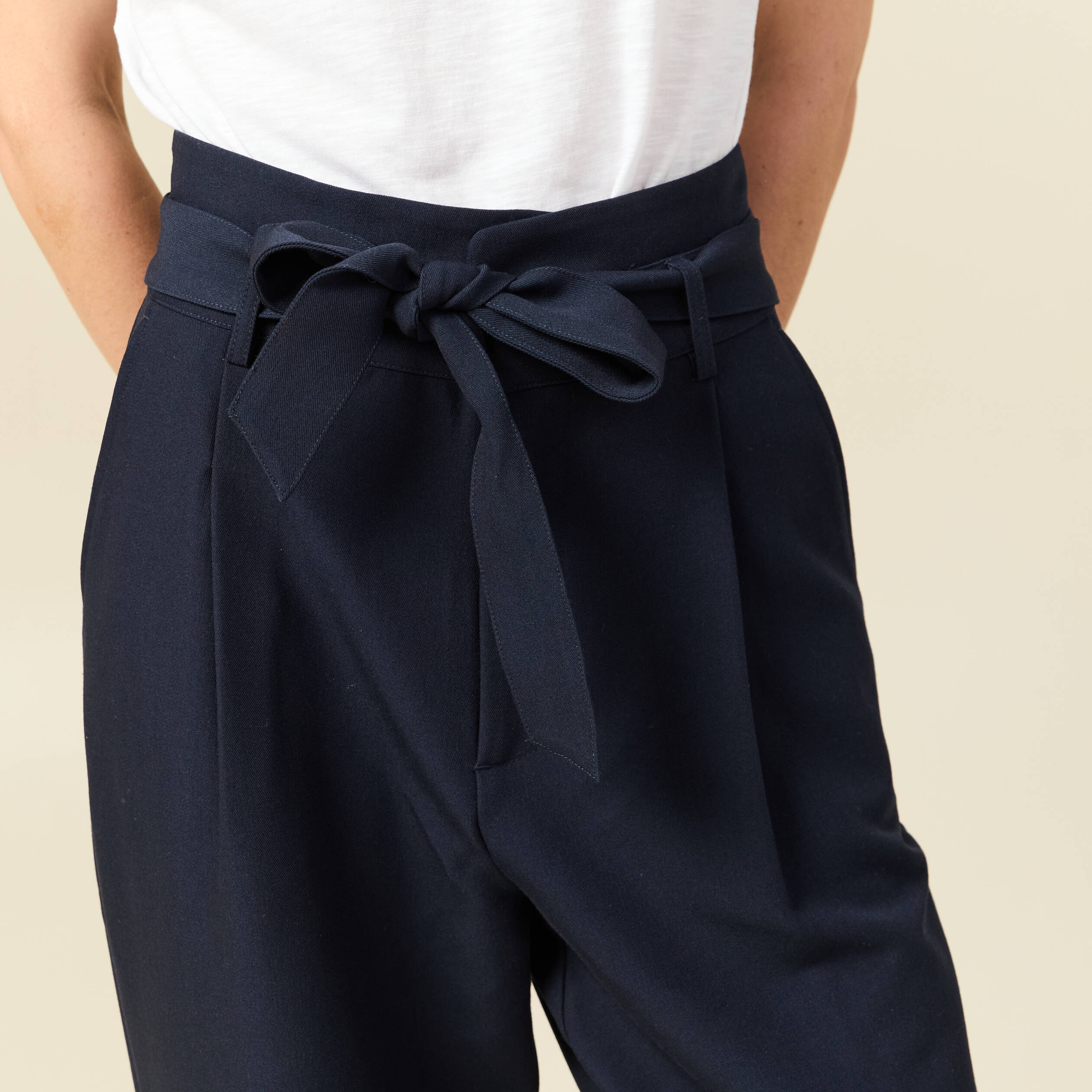 Pantalon carotte taille haute bleu marine femme